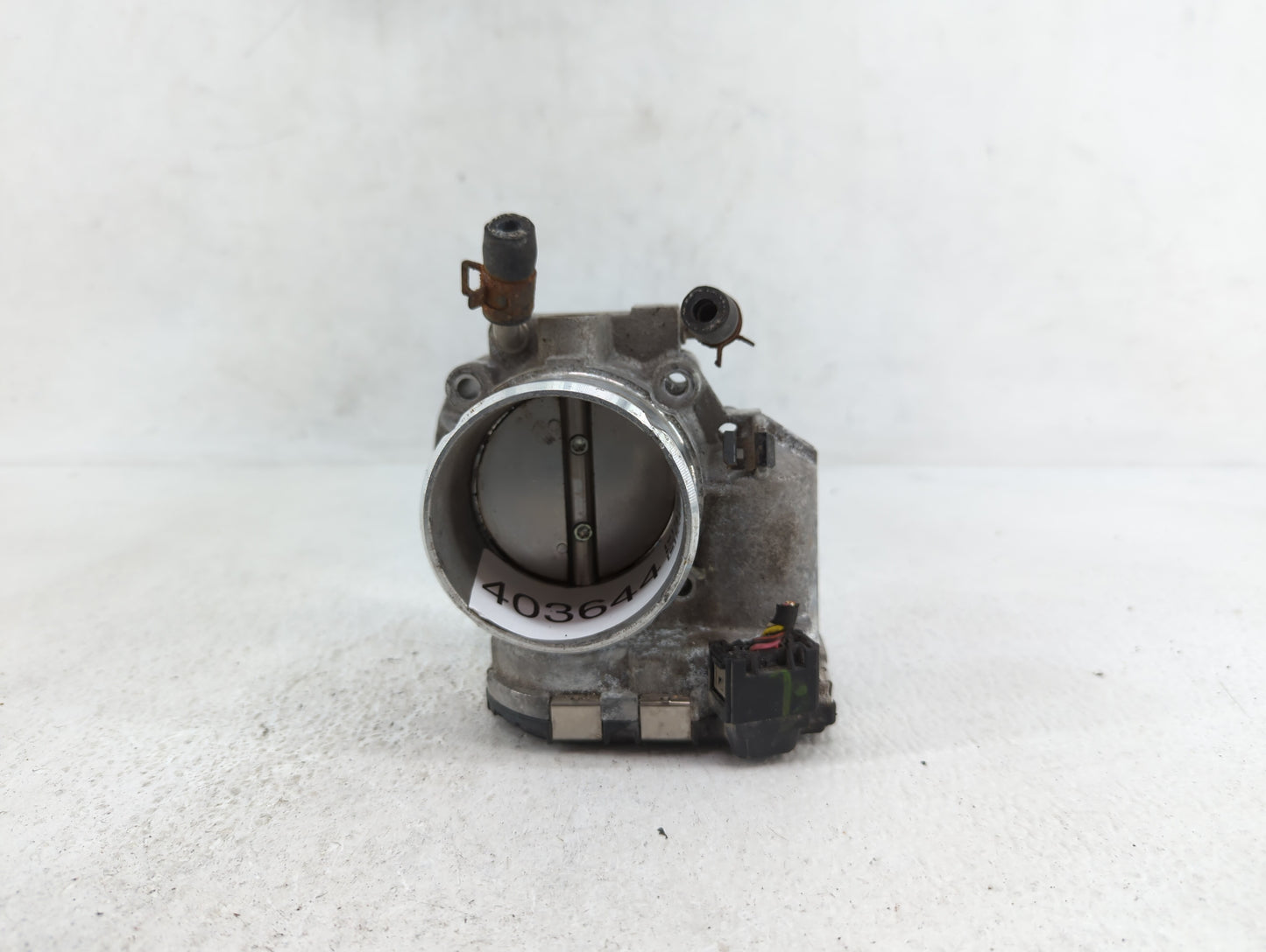2011-2014 Hyundai Sonata Throttle Body P/N:35100-2G700 Fits Fits 2011 2012 2013 2014 2015 2016 OEM Used Auto Parts - Oemused