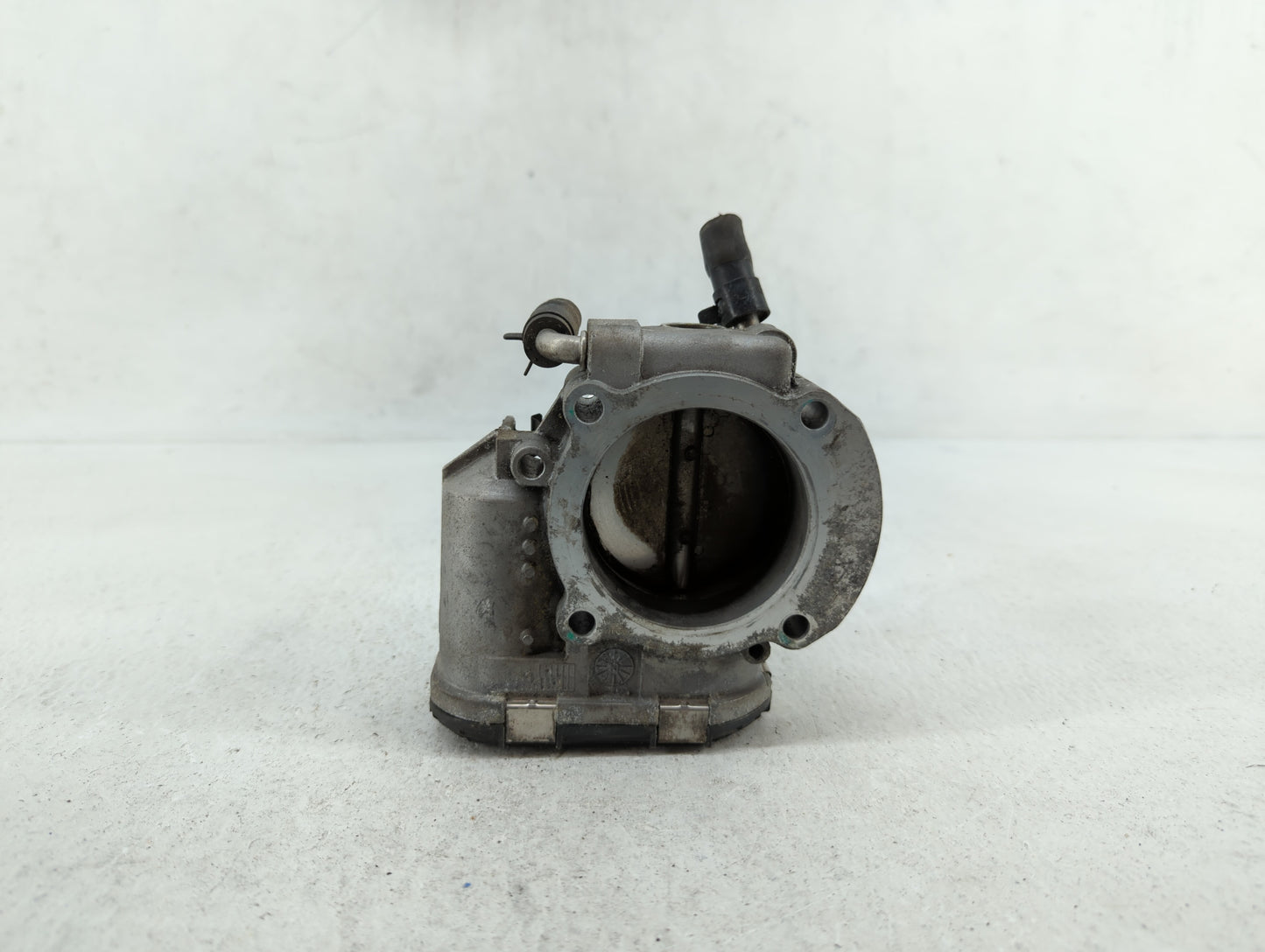 2011-2014 Hyundai Sonata Throttle Body P/N:35100-2G700 Fits Fits 2011 2012 2013 2014 2015 2016 OEM Used Auto Parts - Oemused