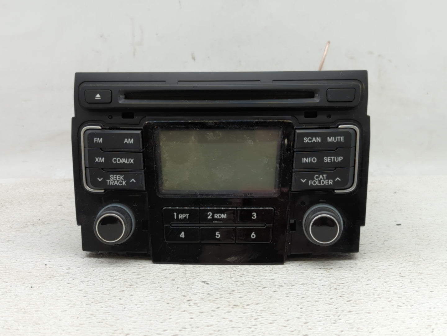 2011-2011 Hyundai Sonata Am Fm Cd Player Radio Receiver - Oemusedautoparts1.com