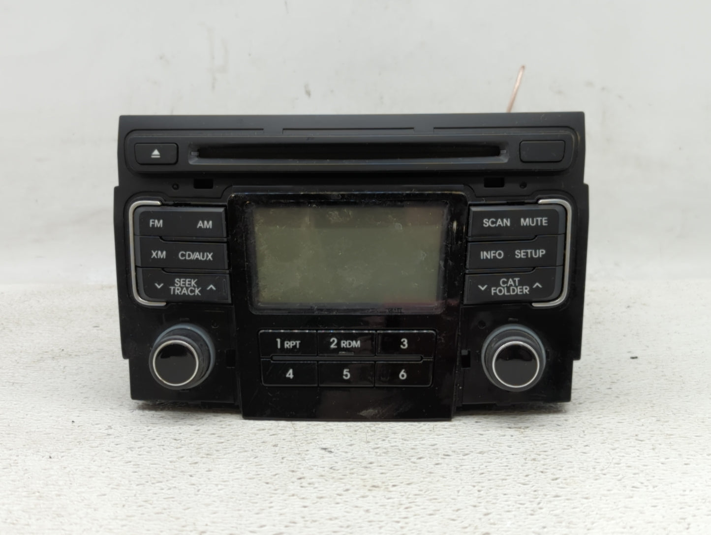 2011-2011 Hyundai Sonata Am Fm Cd Player Radio Receiver - Oemusedautoparts1.com