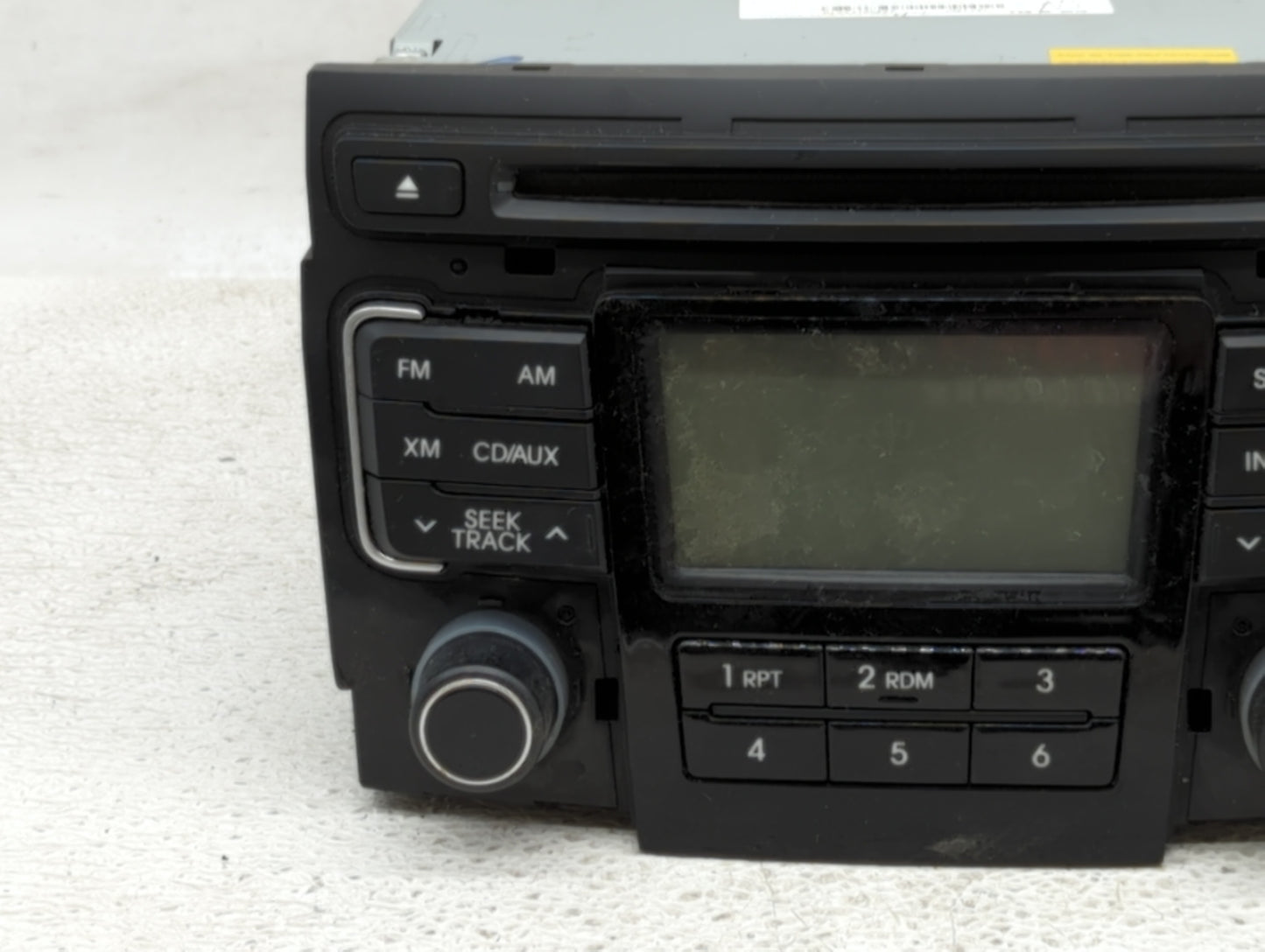 2011-2011 Hyundai Sonata Am Fm Cd Player Radio Receiver - Oemusedautoparts1.com