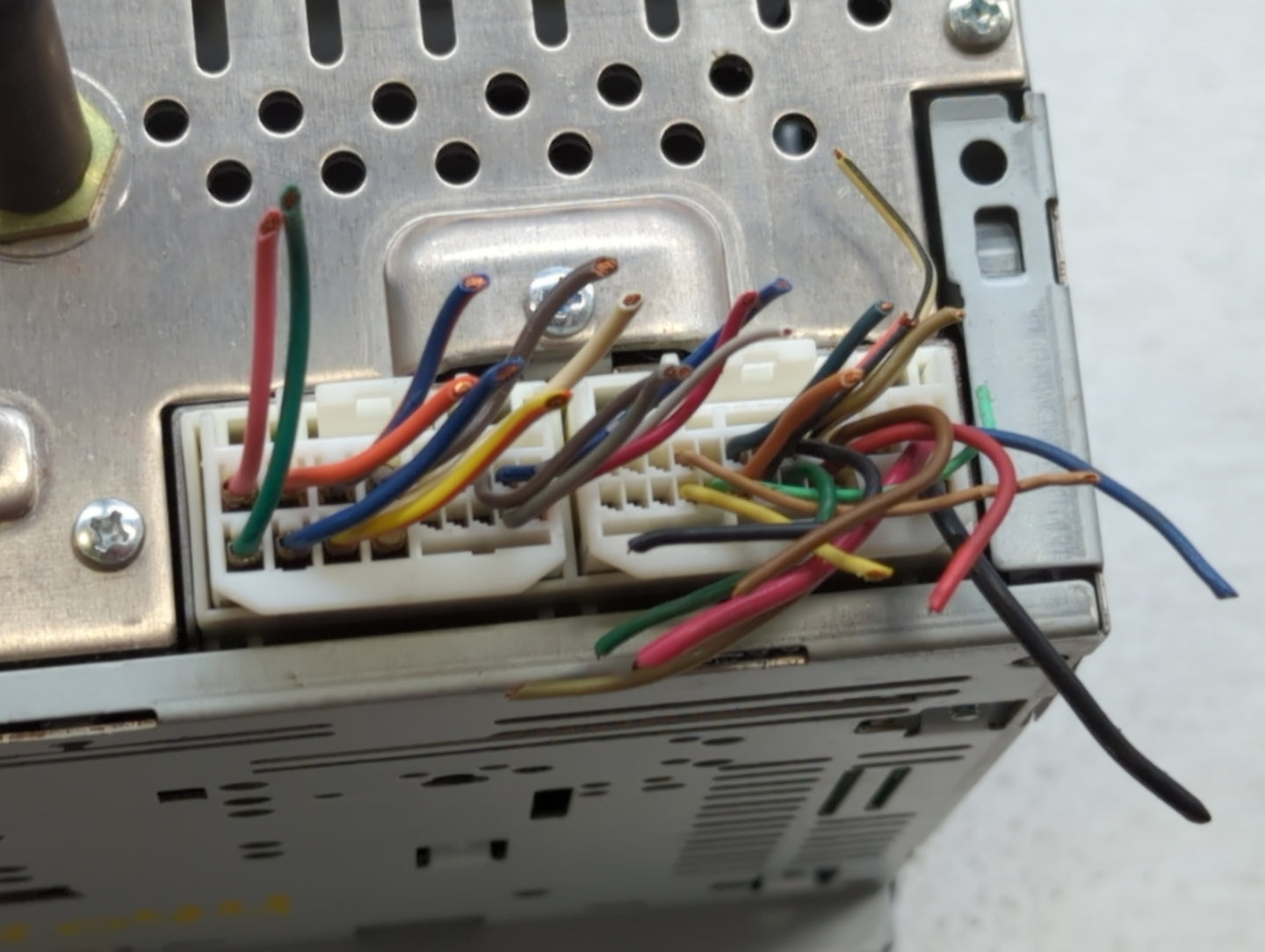2011-2011 Hyundai Sonata Am Fm Cd Player Radio Receiver - Oemusedautoparts1.com