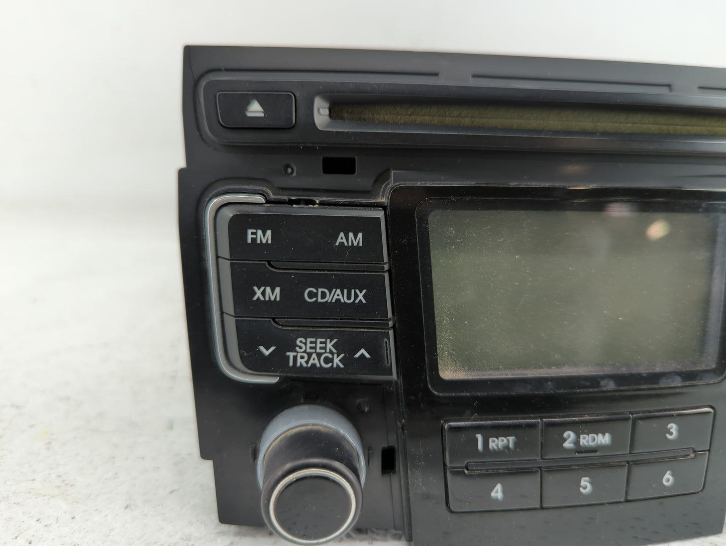 2011-2011 Hyundai Sonata Am Fm Cd Player Radio Receiver - Oemusedautoparts1.com