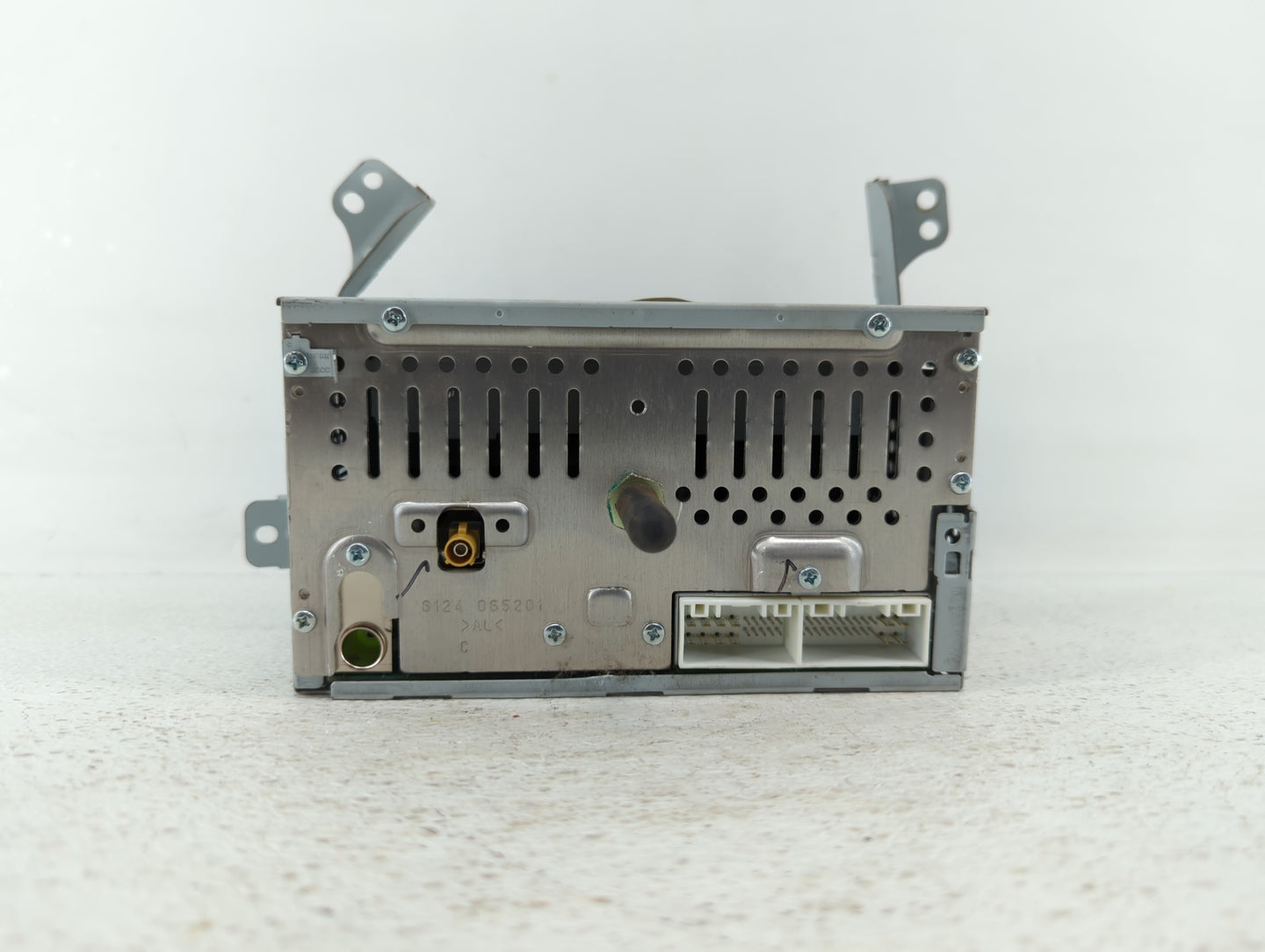 2011-2011 Hyundai Sonata Am Fm Cd Player Radio Receiver - Oemusedautoparts1.com