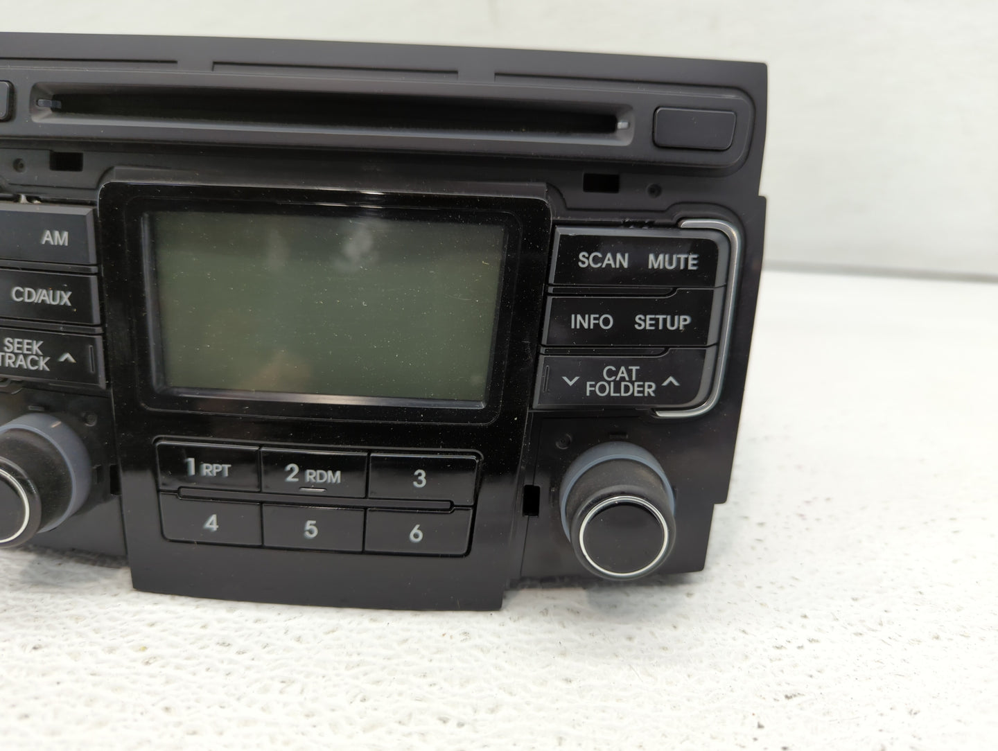 2011-2011 Hyundai Sonata Am Fm Cd Player Radio Receiver - Oemusedautoparts1.com