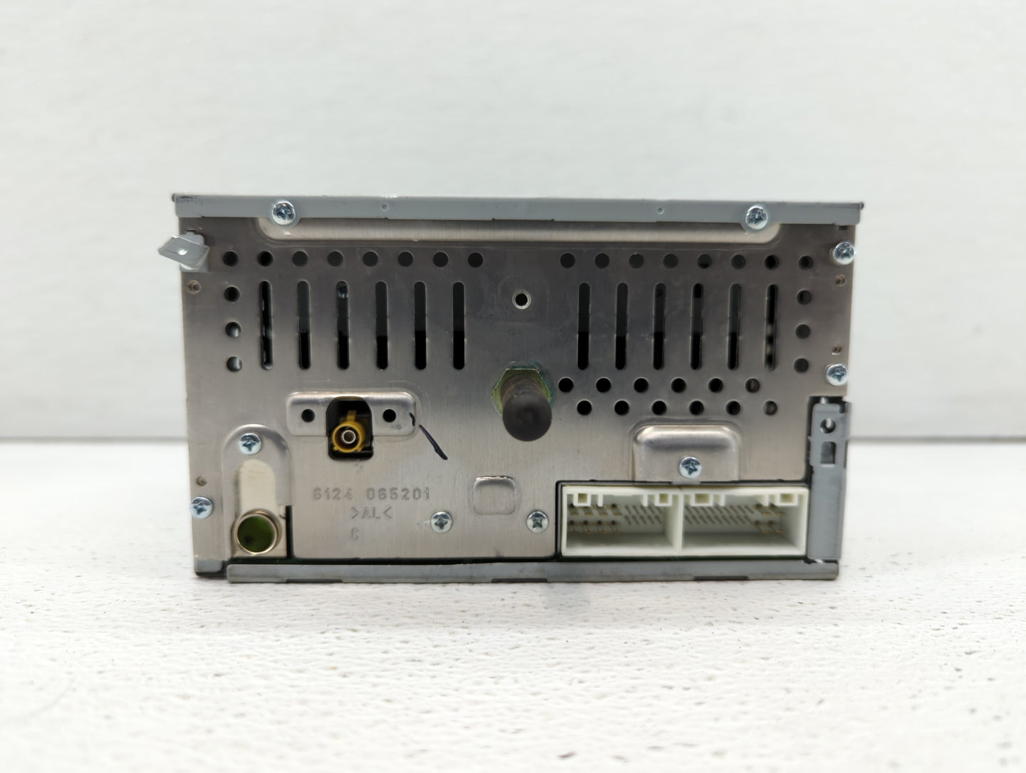 2011-2011 Hyundai Sonata Am Fm Cd Player Radio Receiver - Oemusedautoparts1.com