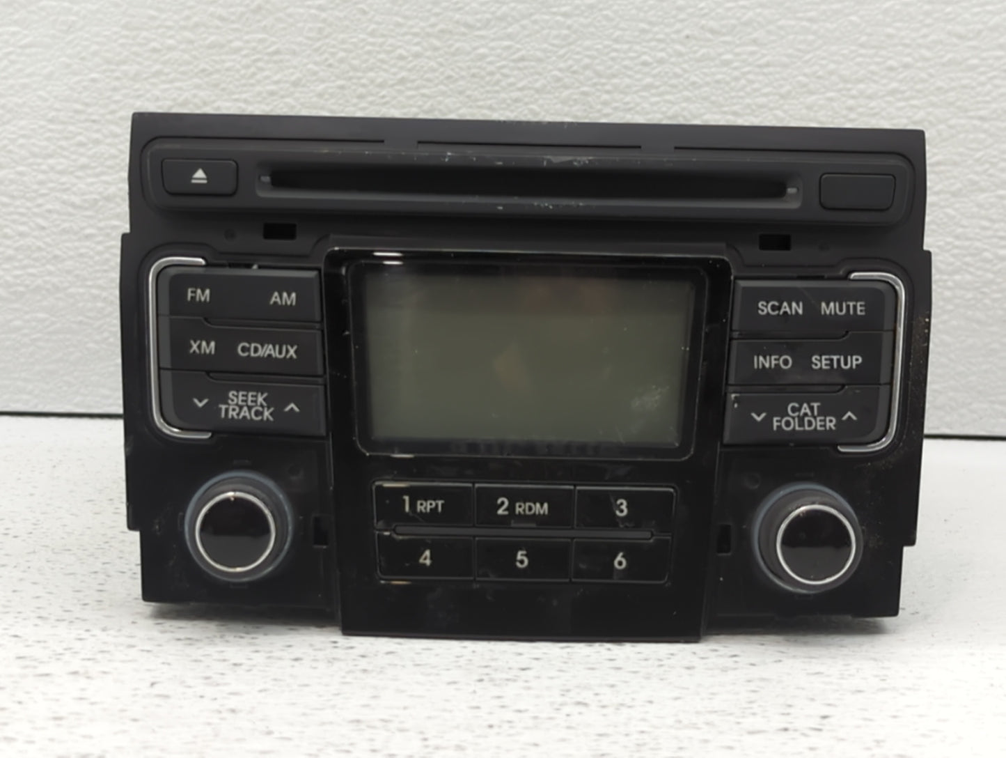 2011-2011 Hyundai Sonata Am Fm Cd Player Radio Receiver - Oemusedautoparts1.com