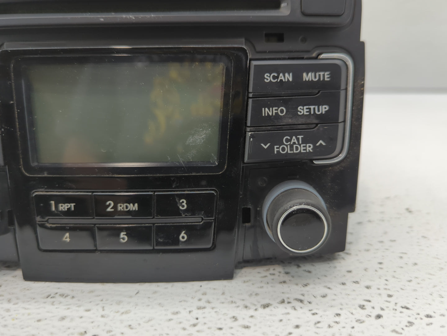 2011-2011 Hyundai Sonata Am Fm Cd Player Radio Receiver - Oemusedautoparts1.com