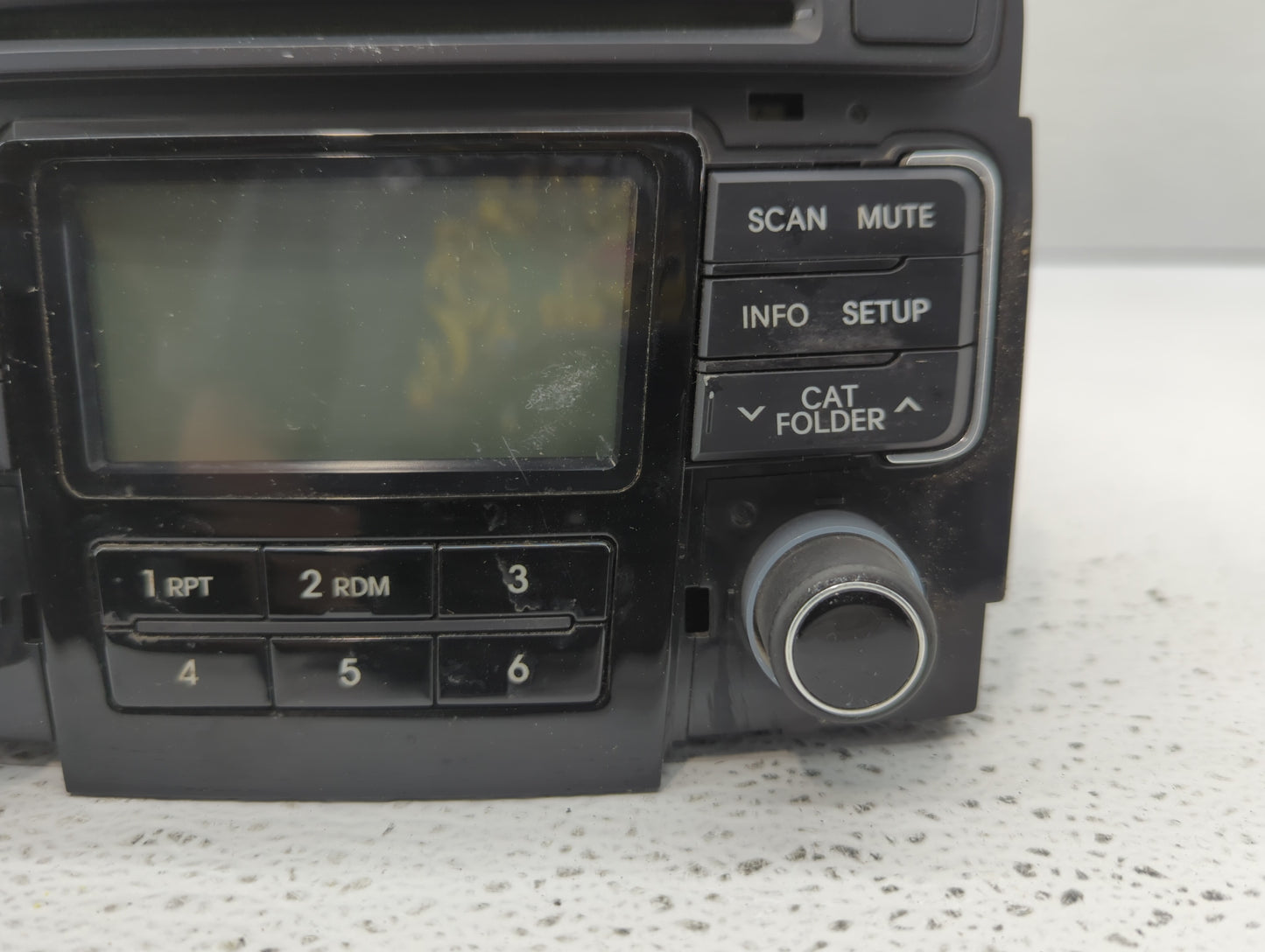 2011-2011 Hyundai Sonata Am Fm Cd Player Radio Receiver - Oemusedautoparts1.com