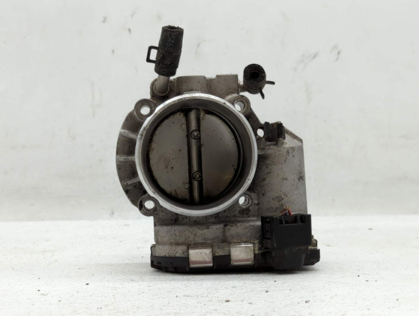 2011-2014 Hyundai Sonata Throttle Body P/N:35100-2G700 Fits Fits 2011 2012 2013 2014 2015 2016 OEM Used Auto Parts - Oemused