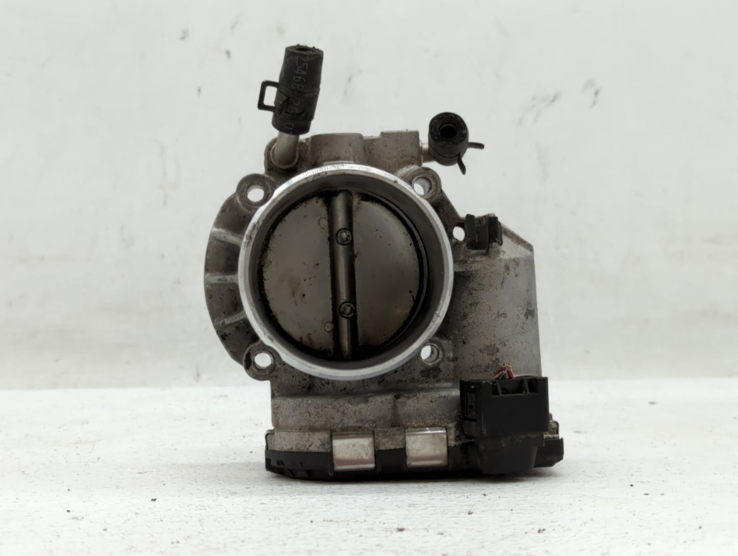 2011-2014 Hyundai Sonata Throttle Body P/N:35100-2G700 Fits Fits 2011 2012 2013 2014 2015 2016 OEM Used Auto Parts - Oemused