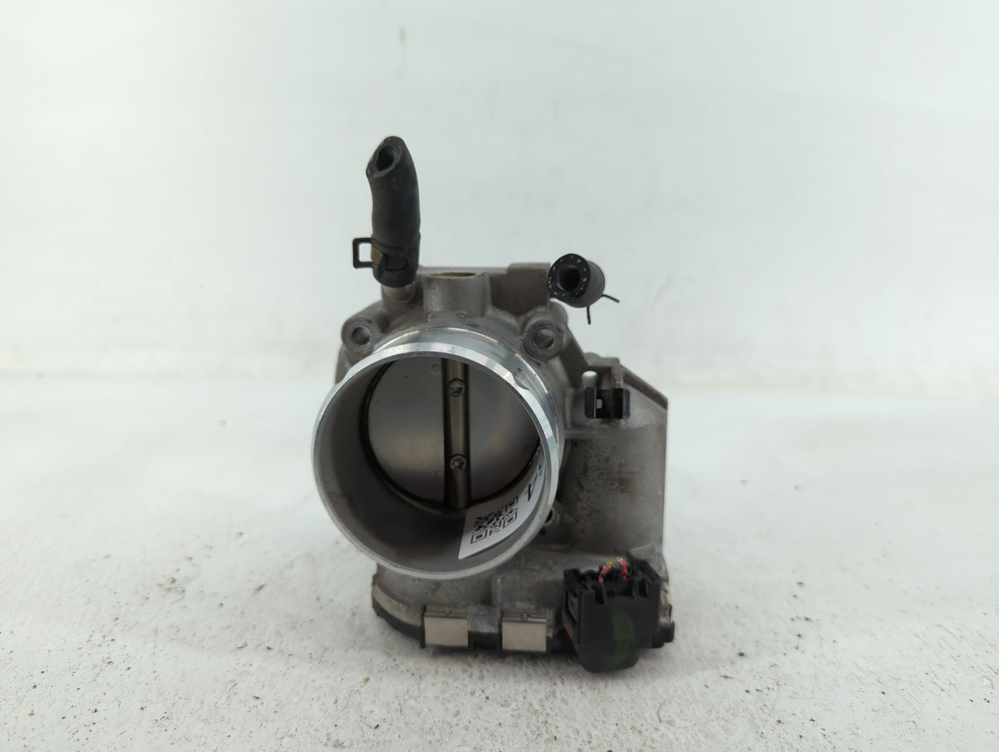2011-2014 Hyundai Sonata Throttle Body P/N:35100-2G700 Fits Fits 2011 2012 2013 2014 2015 2016 OEM Used Auto Parts - Oemused