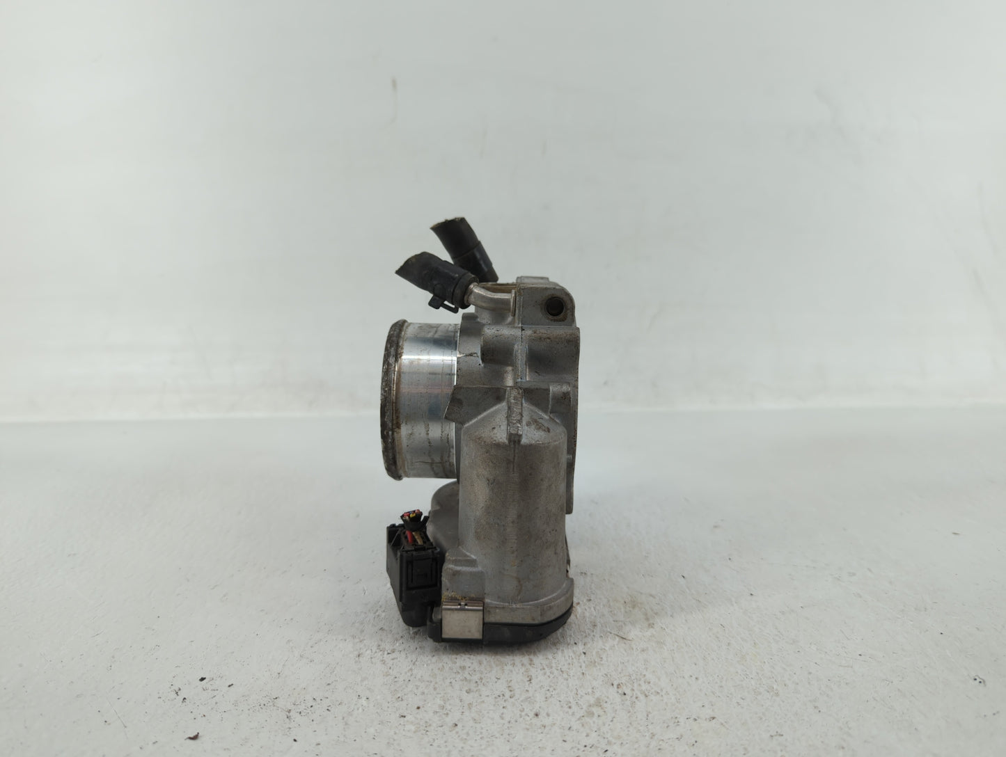 2011-2014 Hyundai Sonata Throttle Body P/N:22030-0T080 35100-2G710 Fits Fits 2011 2012 2013 2014 2015 2016 OEM Used Auto Par