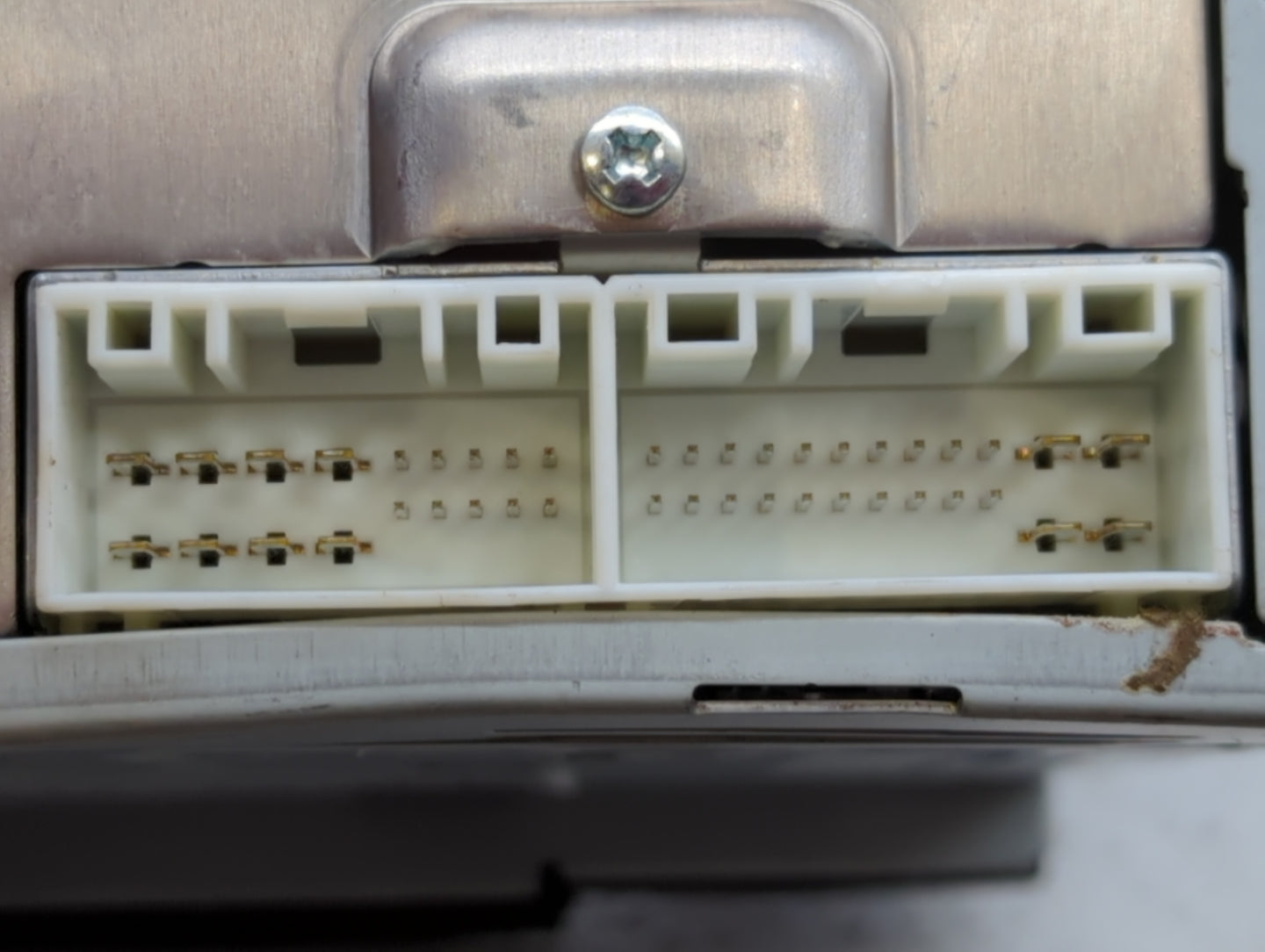 2011-2011 Hyundai Sonata Am Fm Cd Player Radio Receiver - Oemusedautoparts1.com
