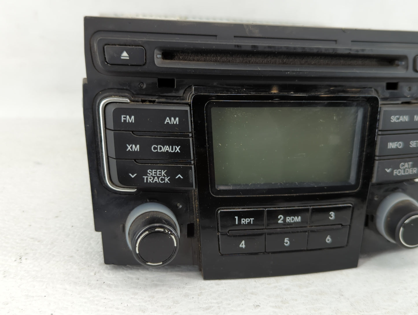 2011 Hyundai Sonata Radio AM FM Cd Player Receiver Replacement P/N:96180-3Q000 96190-3Q000, 96180-3Q001 Fits OEM Used Auto P