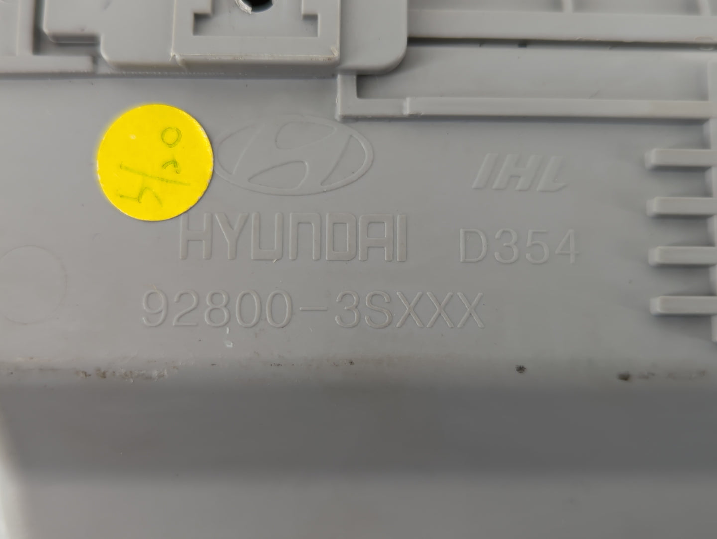 2011 Hyundai Sonata Overhead Roof Console Grey - Oemusedautoparts1.com