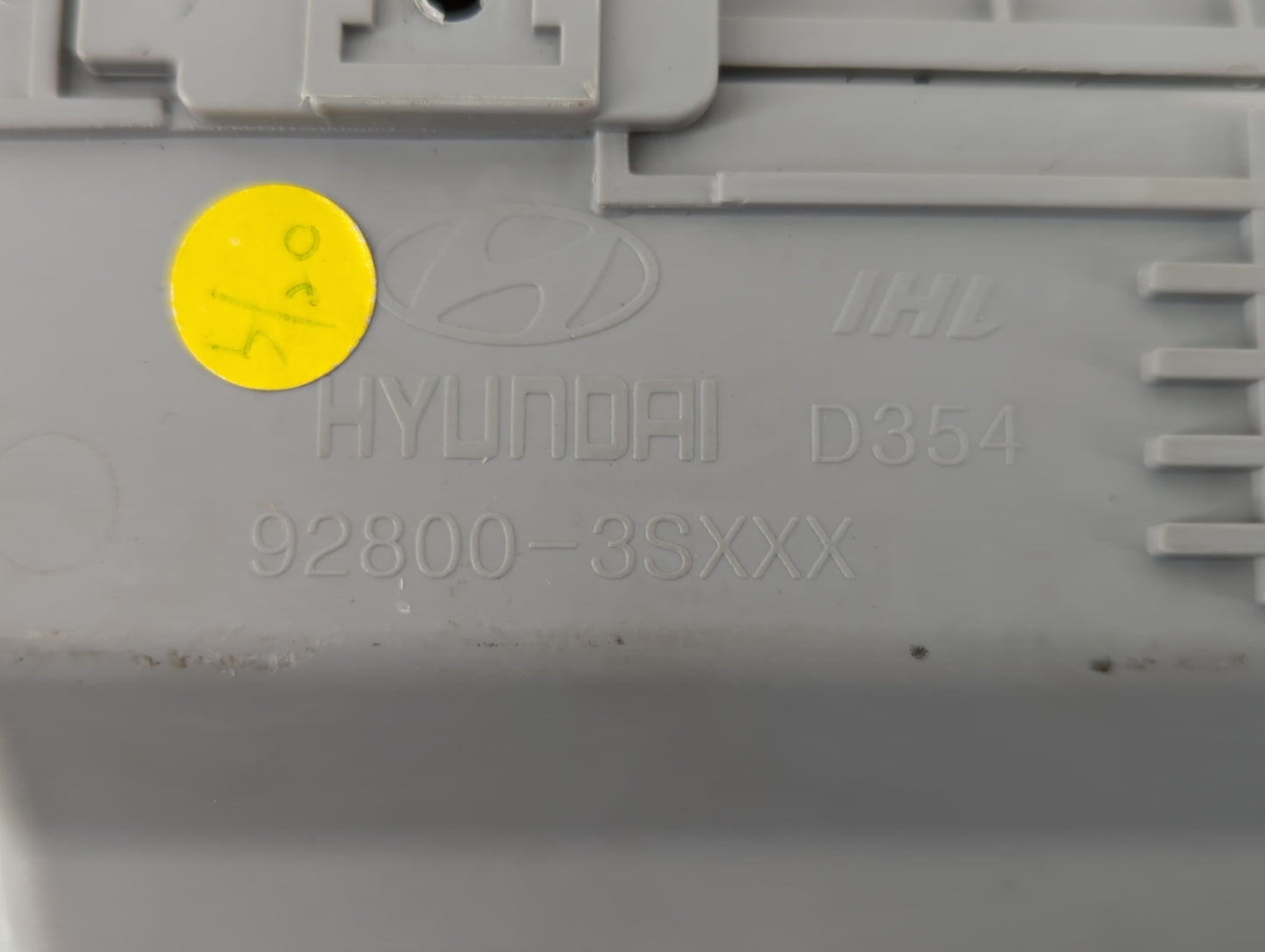 2011 Hyundai Sonata Overhead Roof Console Grey - Oemusedautoparts1.com