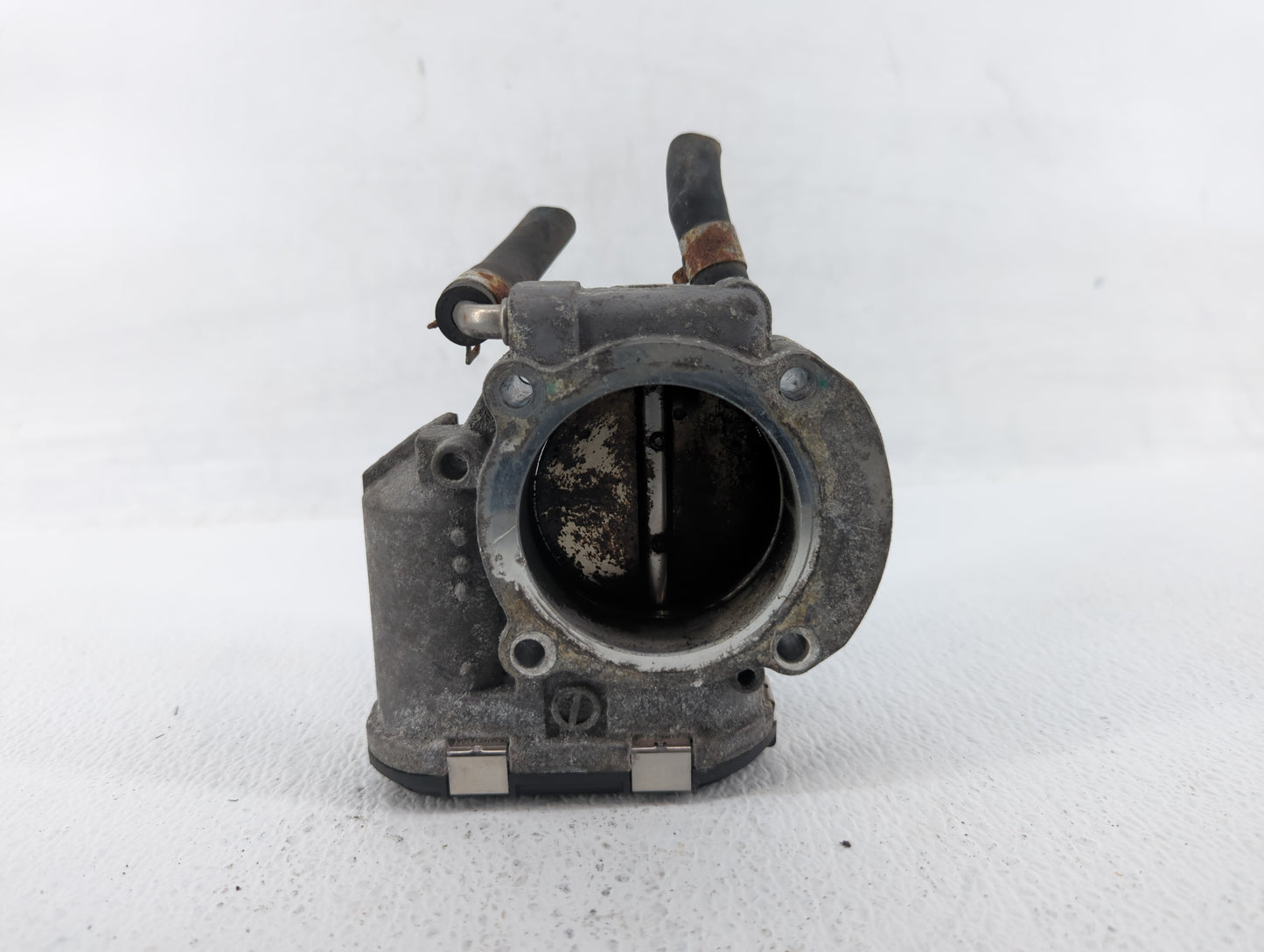 2011-2014 Hyundai Sonata Throttle Body P/N:35100-2G700 Fits Fits 2011 2012 2013 2014 2015 2016 OEM Used Auto Parts - Oemused