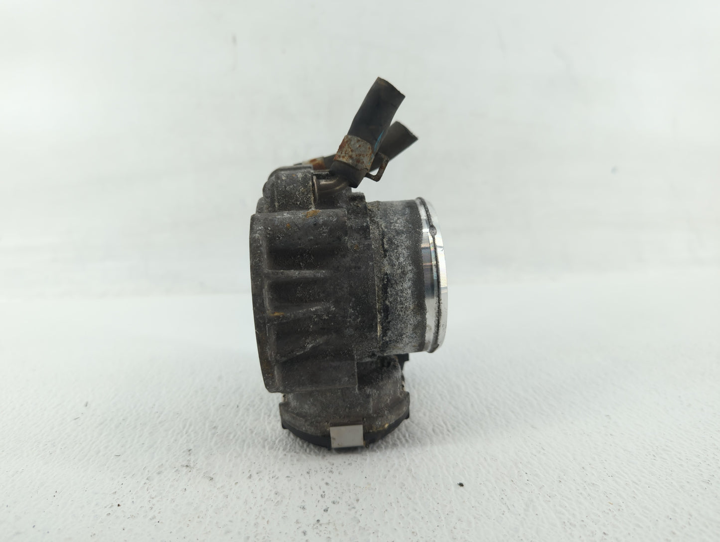 2011-2014 Hyundai Sonata Throttle Body P/N:35100-2G700 Fits Fits 2011 2012 2013 2014 2015 2016 OEM Used Auto Parts - Oemused