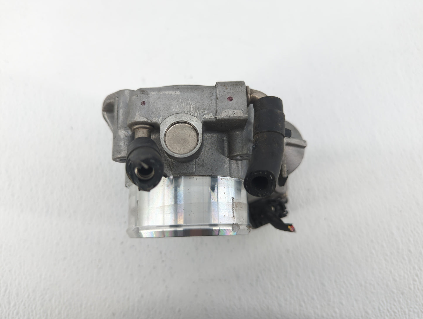 2011-2014 Hyundai Sonata Throttle Body P/N:35100-2G700 Fits Fits 2011 2012 2013 2014 2015 2016 OEM Used Auto Parts - Oemused