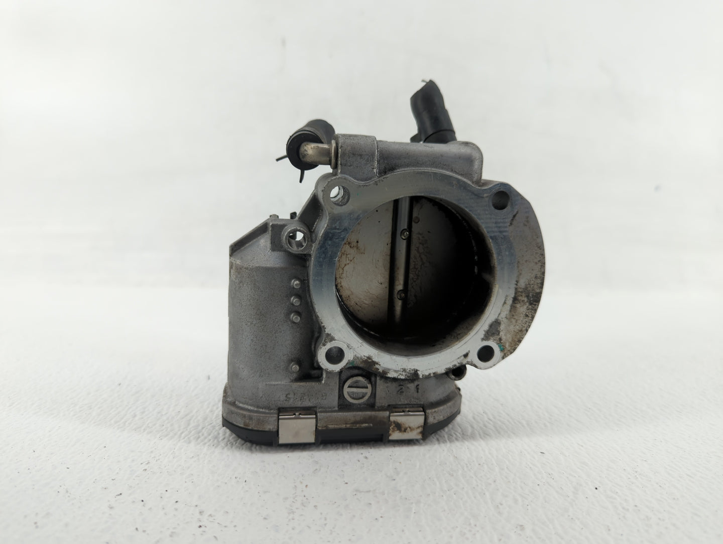 2011-2014 Hyundai Sonata Throttle Body P/N:35100-2G700 Fits Fits 2011 2012 2013 2014 2015 2016 OEM Used Auto Parts - Oemused