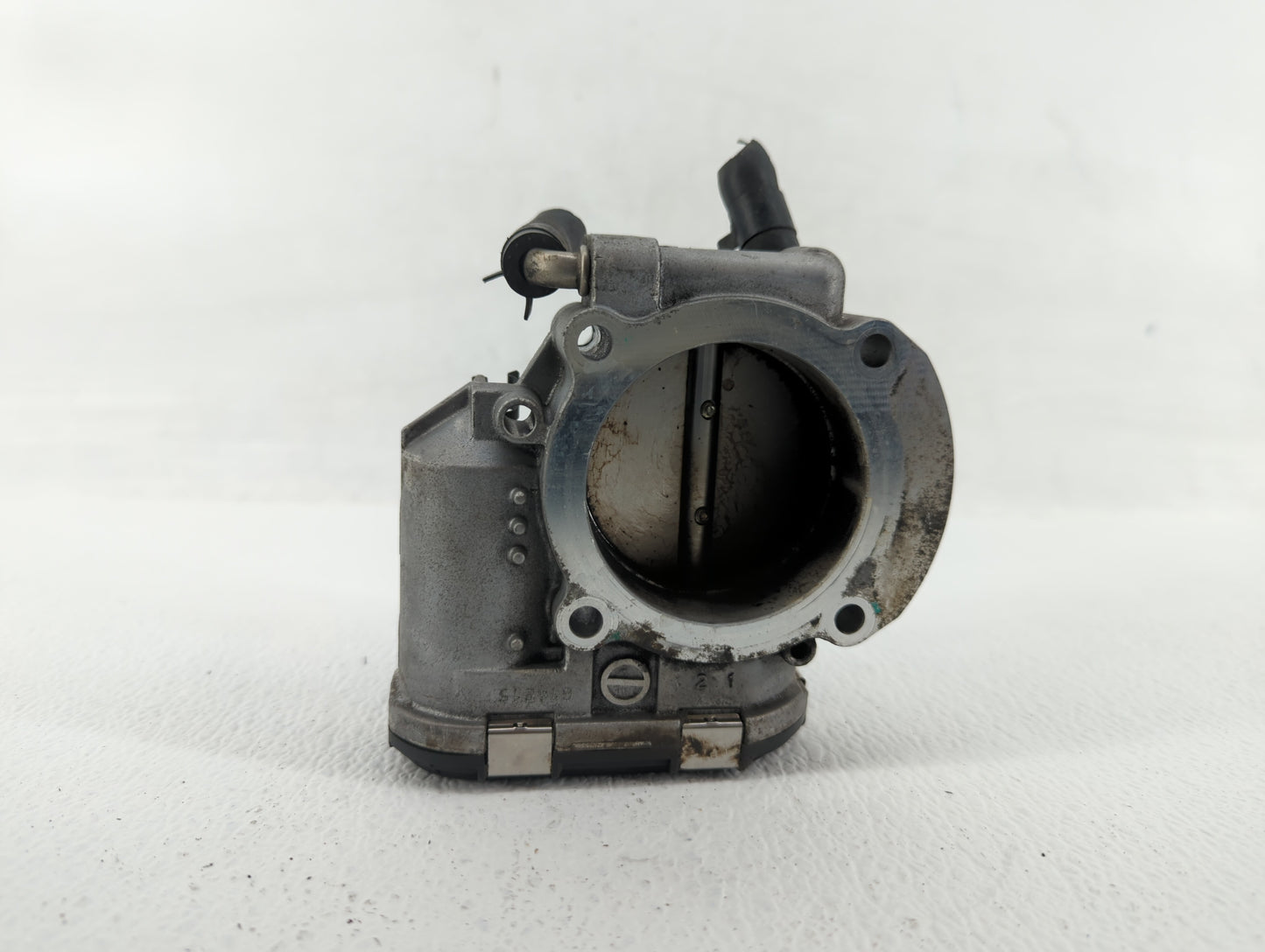 2011-2014 Hyundai Sonata Throttle Body P/N:35100-2G700 Fits Fits 2011 2012 2013 2014 2015 2016 OEM Used Auto Parts - Oemused