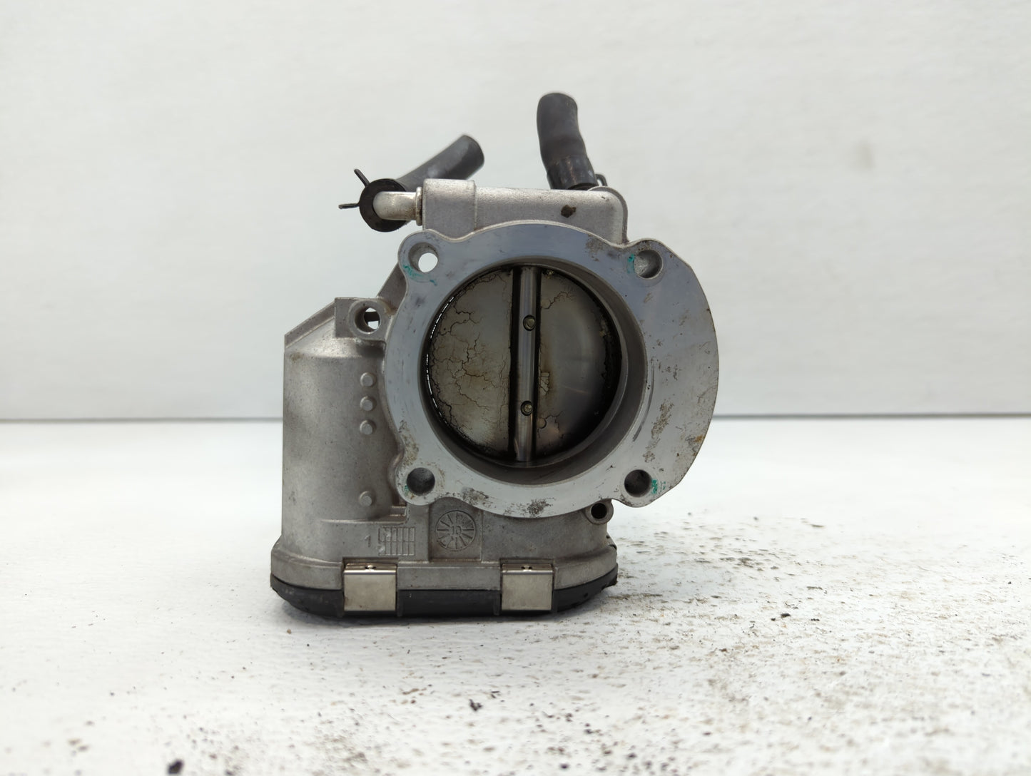 2011-2014 Hyundai Sonata Throttle Body P/N:35100-2G700 Fits Fits 2011 2012 2013 2014 2015 2016 OEM Used Auto Parts - Oemused