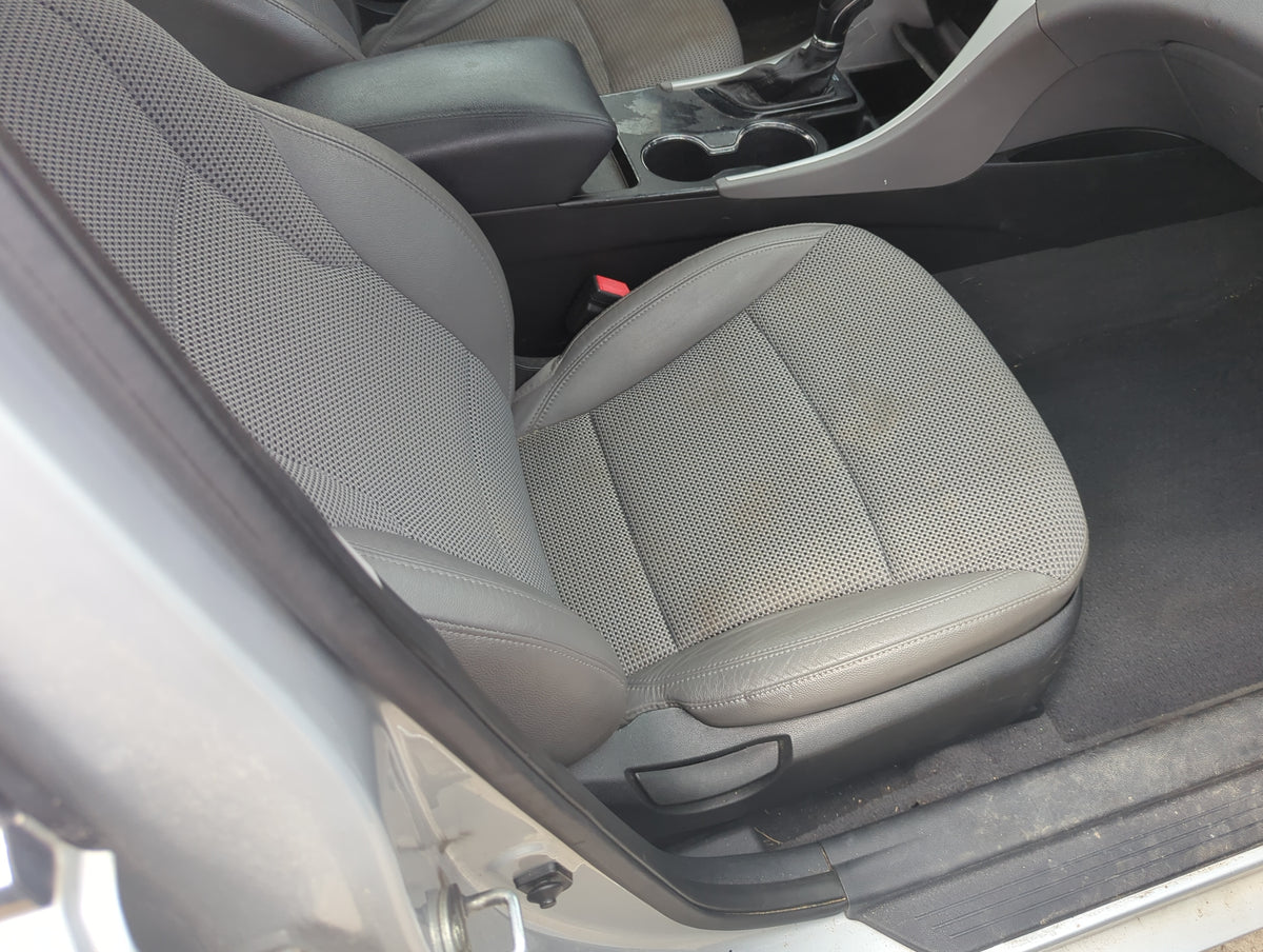 2011-2012 Hyundai Sonata Passenger Front Seat Oem 5018716 - Oemusedautoparts1.com