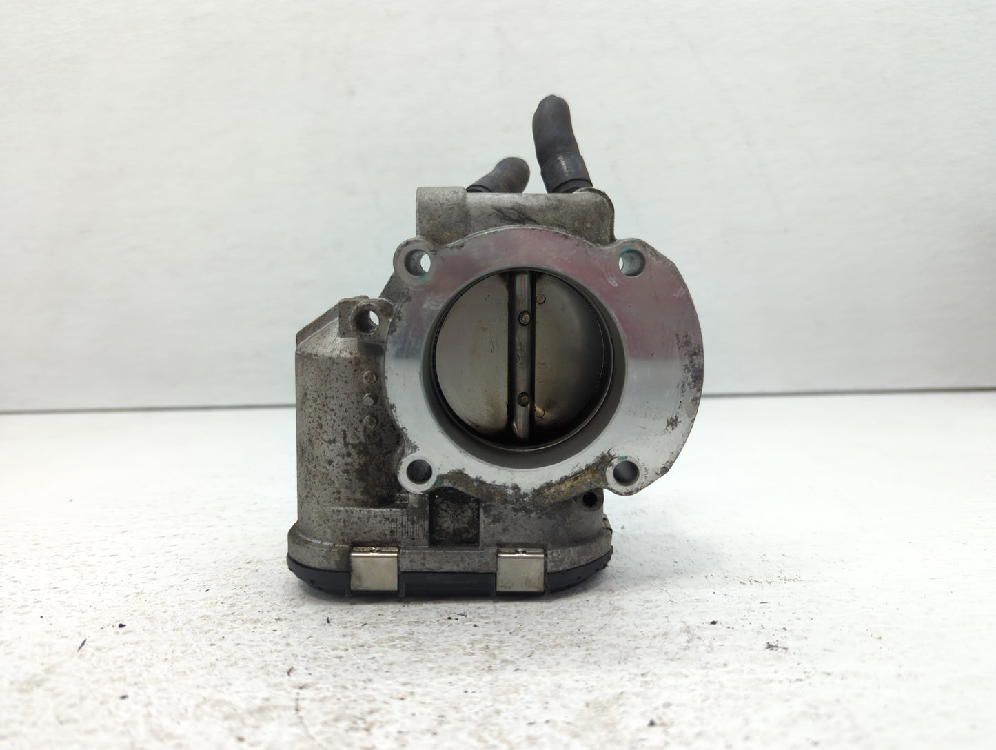 2011-2014 Hyundai Sonata Throttle Body P/N:35100-2G710 Fits Fits 2011 2012 2013 2014 2015 2016 OEM Used Auto Parts - Oemused
