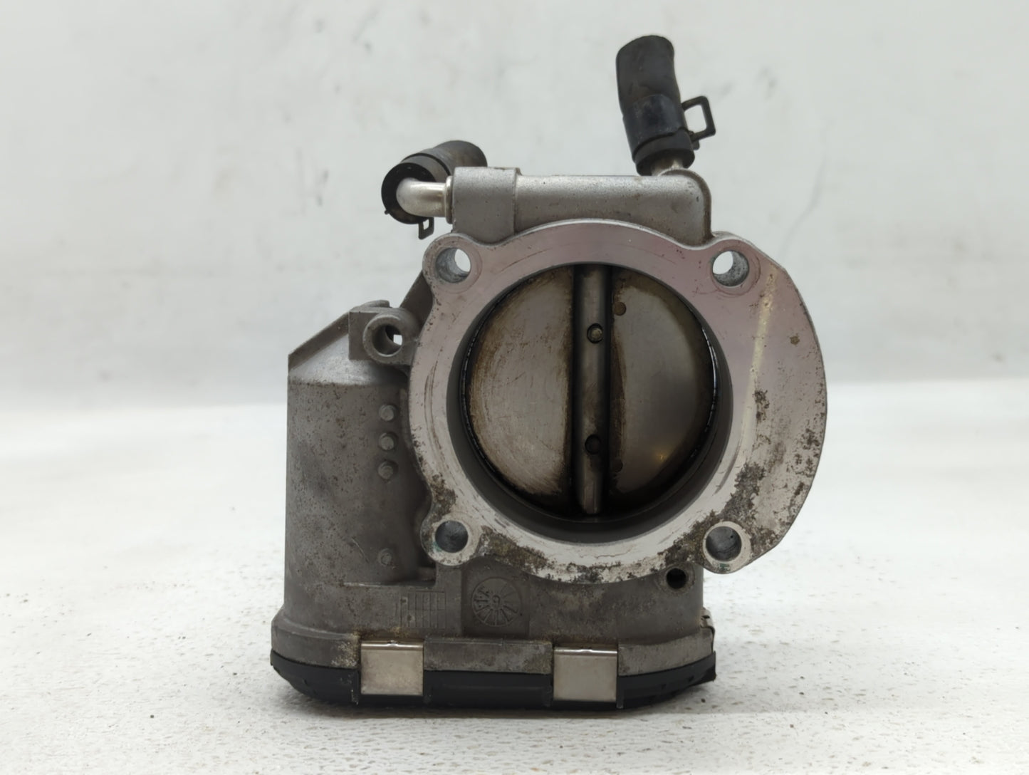 2011-2014 Hyundai Sonata Throttle Body P/N:35100-2G700 Fits Fits 2011 2012 2013 2014 2015 2016 OEM Used Auto Parts - Oemused