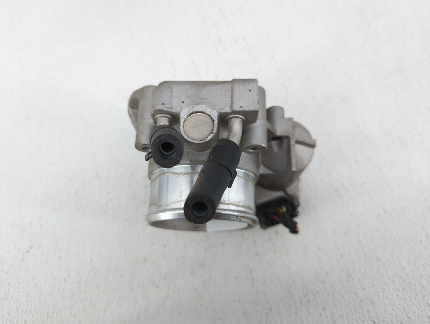 2011-2014 Hyundai Sonata Throttle Body P/N:35100-2G710 Fits Fits 2011 2012 2013 2014 2015 2016 OEM Used Auto Parts - Oemused
