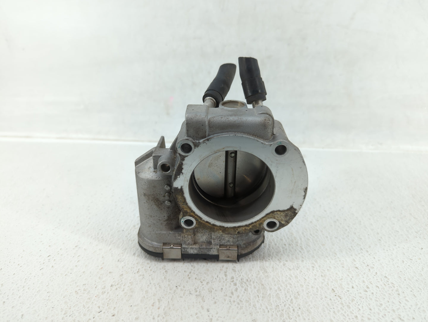2011-2014 Hyundai Sonata Throttle Body P/N:35100-2G710 Fits Fits 2011 2012 2013 2014 2015 2016 OEM Used Auto Parts - Oemused