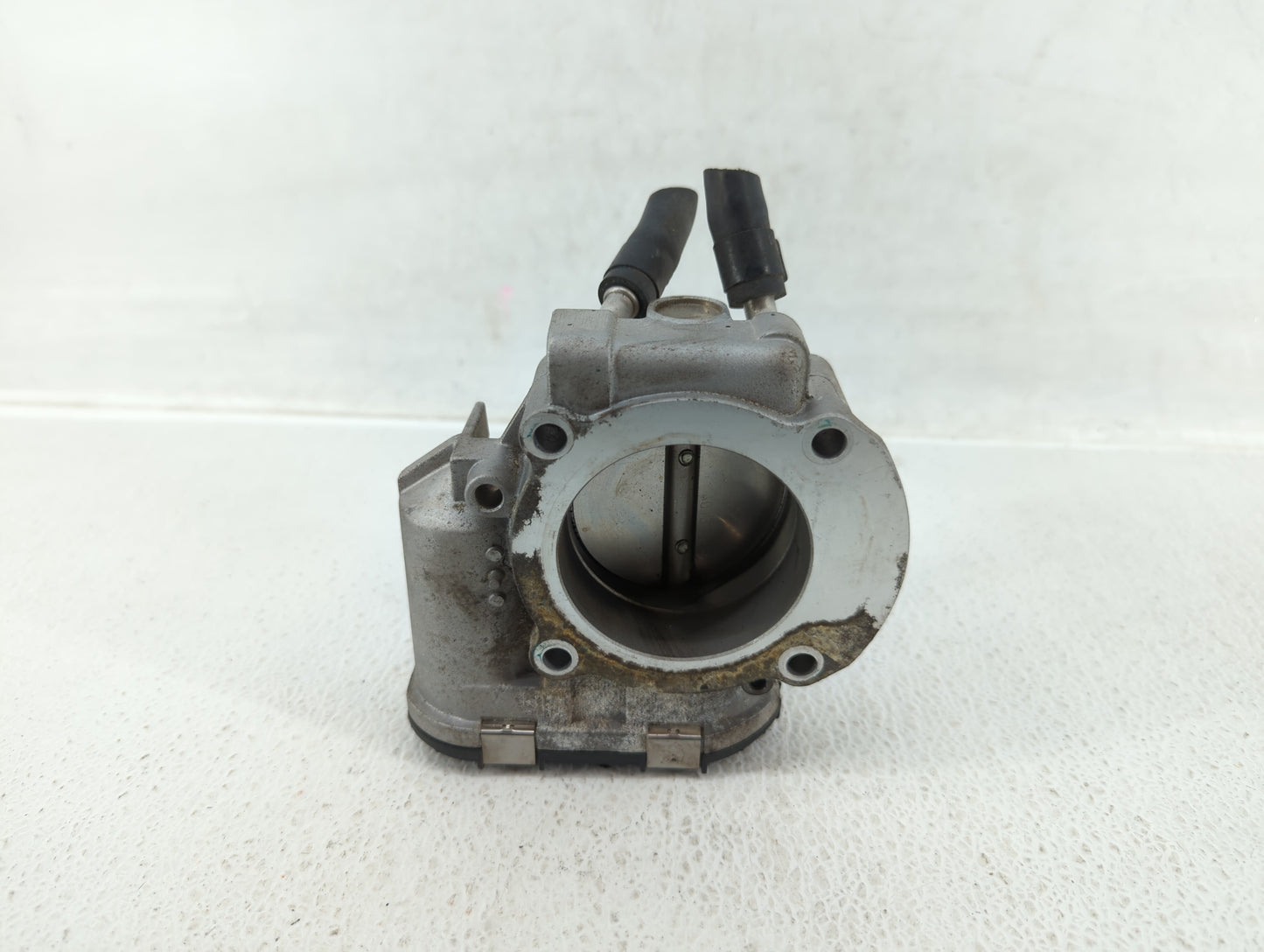2011-2014 Hyundai Sonata Throttle Body P/N:35100-2G710 Fits Fits 2011 2012 2013 2014 2015 2016 OEM Used Auto Parts - Oemused