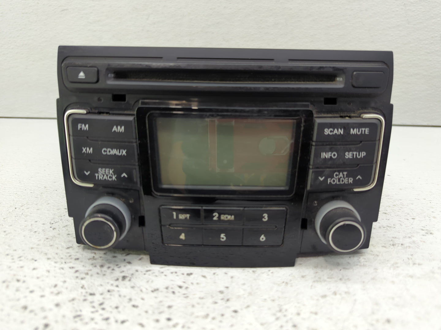 2011 Hyundai Sonata Radio AM FM Cd Player Receiver Replacement P/N:96180-3Q001 96180-3Q000 Fits OEM Used Auto Parts - Oemuse
