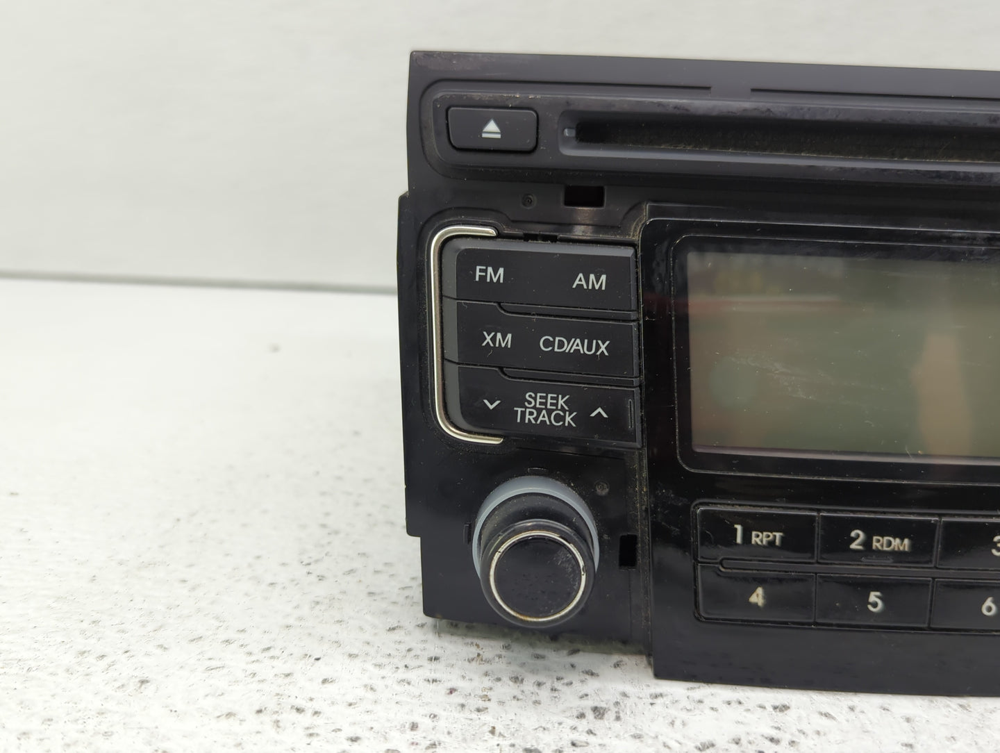 2011 Hyundai Sonata Radio AM FM Cd Player Receiver Replacement P/N:96180-3Q001 96180-3Q000 Fits OEM Used Auto Parts - Oemuse