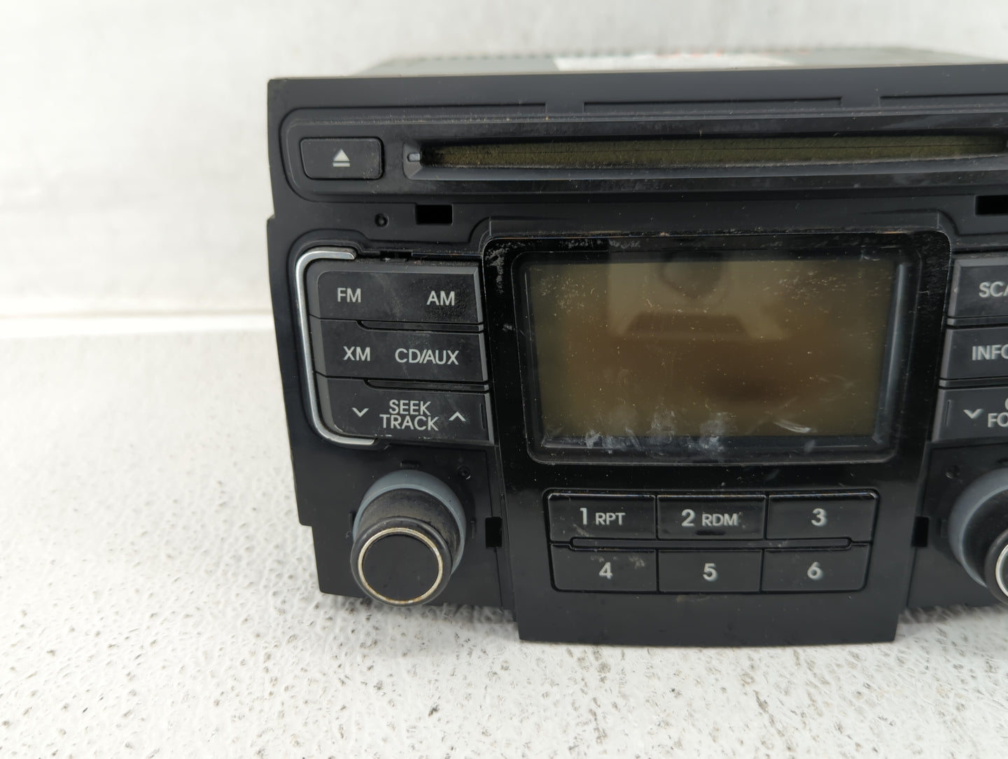 2011-2011 Hyundai Sonata Am Fm Cd Player Radio Receiver - Oemusedautoparts1.com