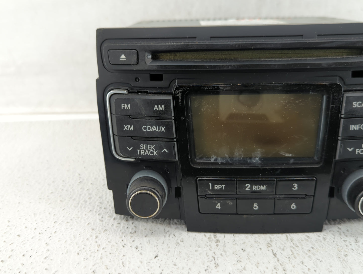 2011-2011 Hyundai Sonata Am Fm Cd Player Radio Receiver - Oemusedautoparts1.com