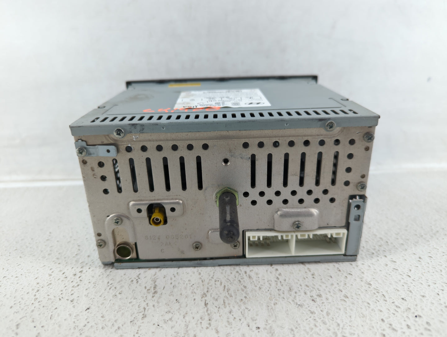 2011-2011 Hyundai Sonata Am Fm Cd Player Radio Receiver - Oemusedautoparts1.com