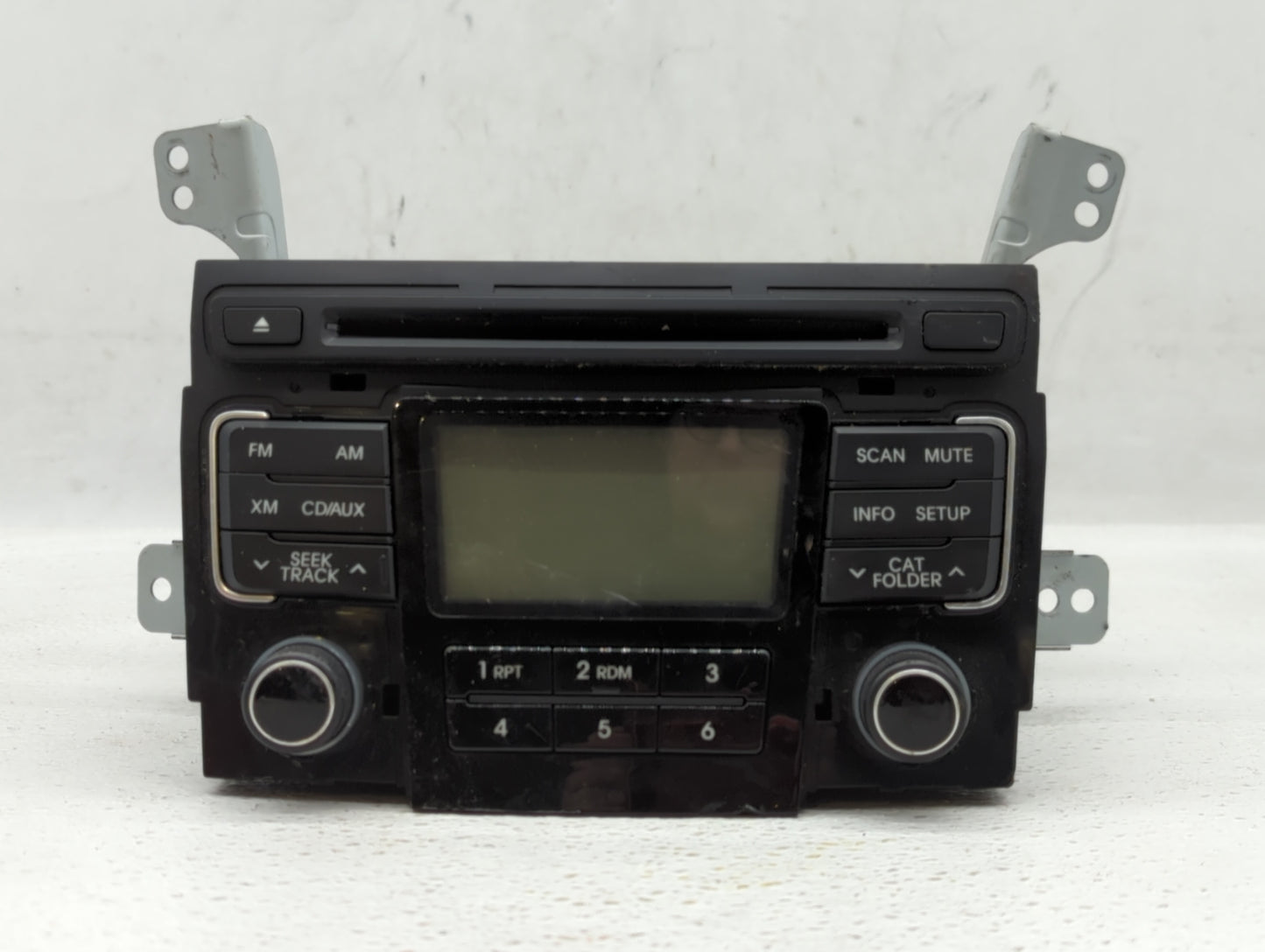 2011-2011 Hyundai Sonata Am Fm Cd Player Radio Receiver - Oemusedautoparts1.com