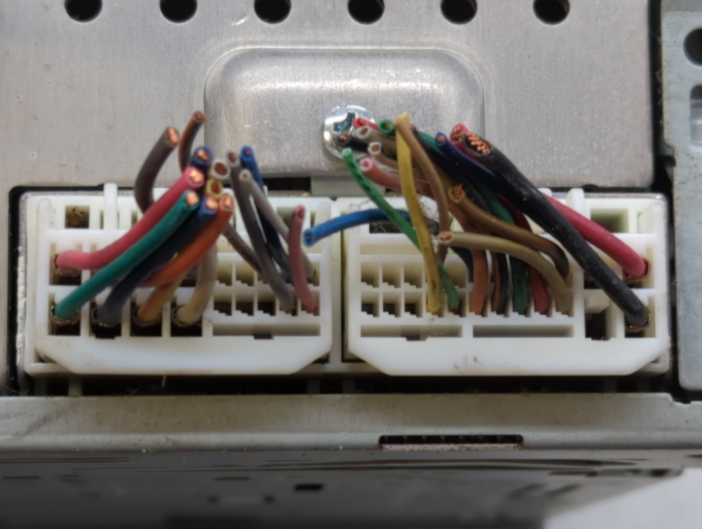 2011-2011 Hyundai Sonata Am Fm Cd Player Radio Receiver - Oemusedautoparts1.com
