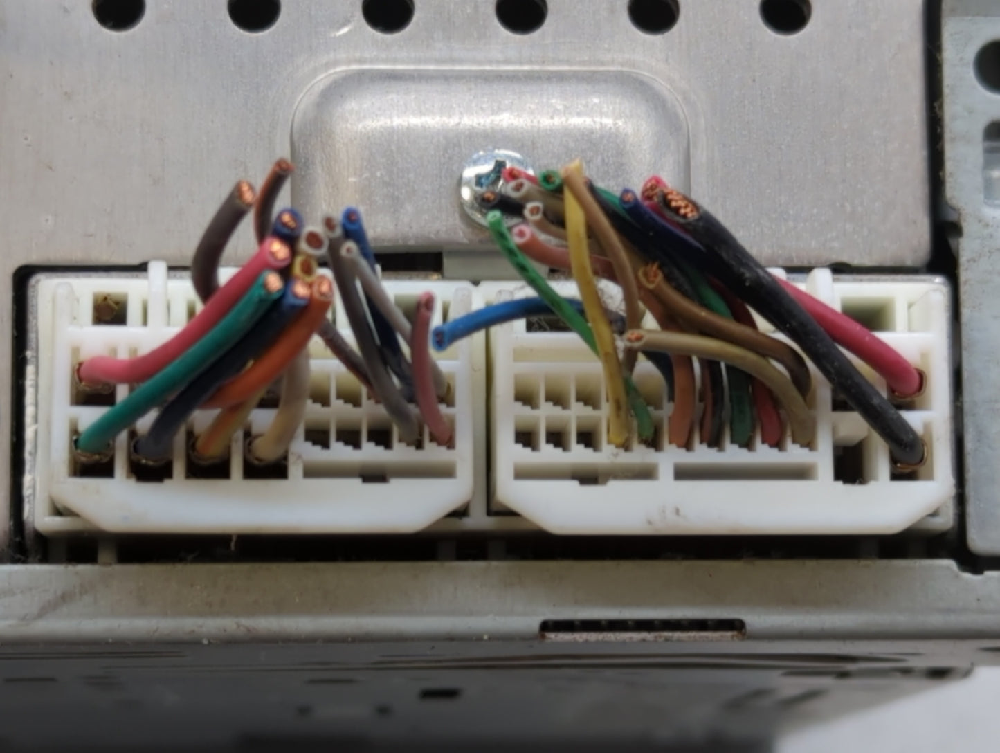 2011-2011 Hyundai Sonata Am Fm Cd Player Radio Receiver - Oemusedautoparts1.com
