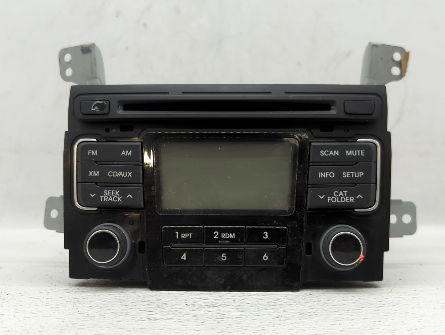 2011-2011 Hyundai Sonata Am Fm Cd Player Radio Receiver - Oemusedautoparts1.com