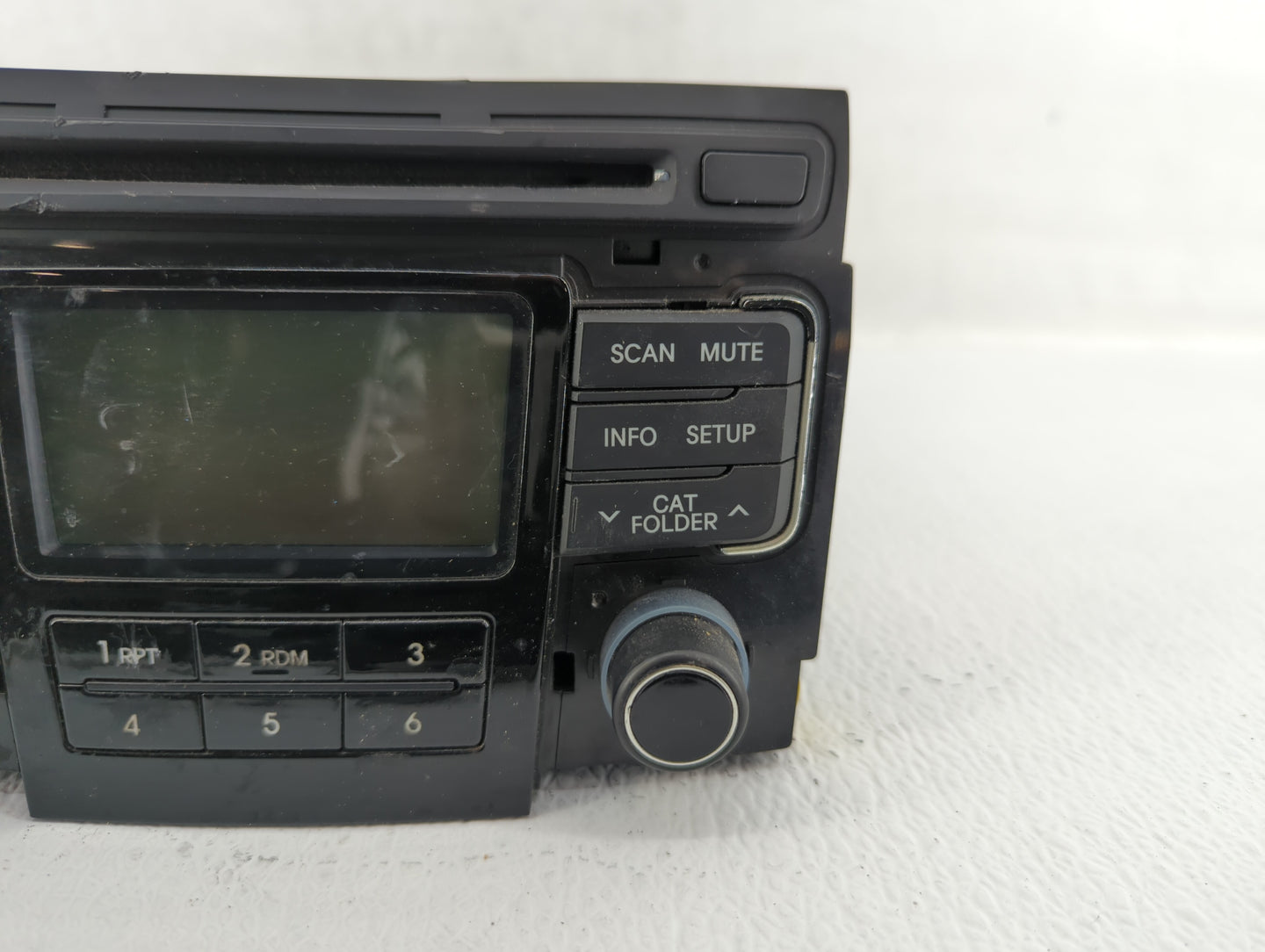 2011-2011 Hyundai Sonata Am Fm Cd Player Radio Receiver - Oemusedautoparts1.com