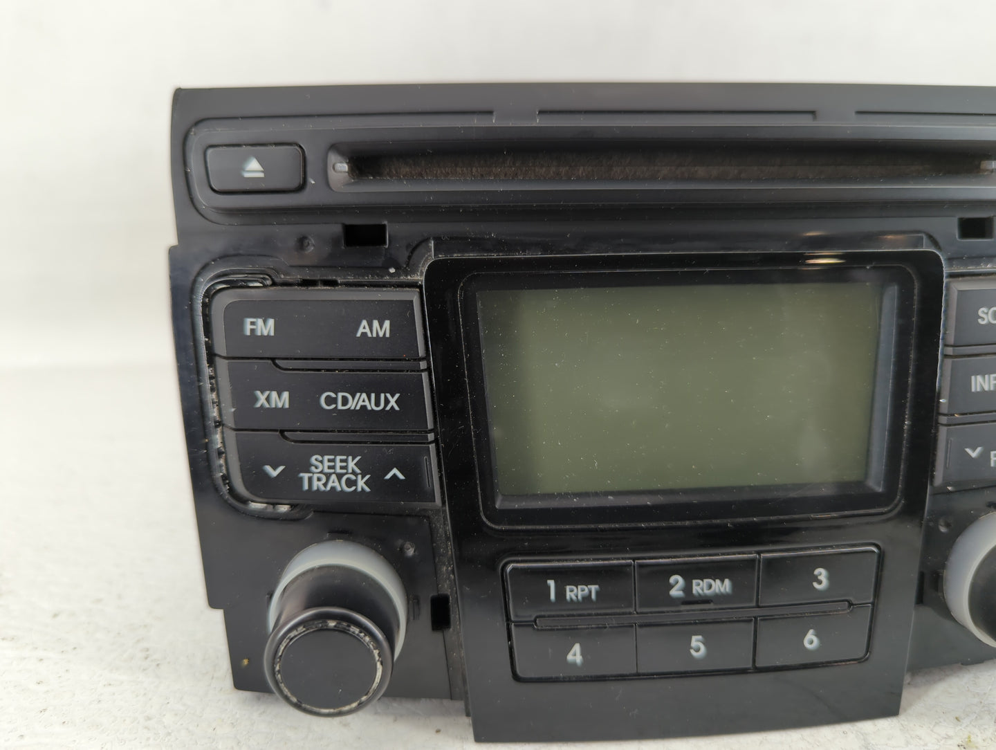 2011-2011 Hyundai Sonata Am Fm Cd Player Radio Receiver - Oemusedautoparts1.com