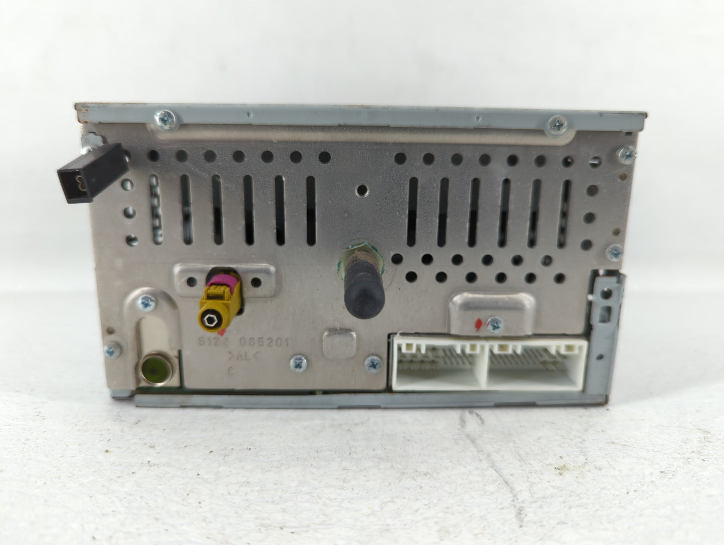 2011-2011 Hyundai Sonata Am Fm Cd Player Radio Receiver - Oemusedautoparts1.com