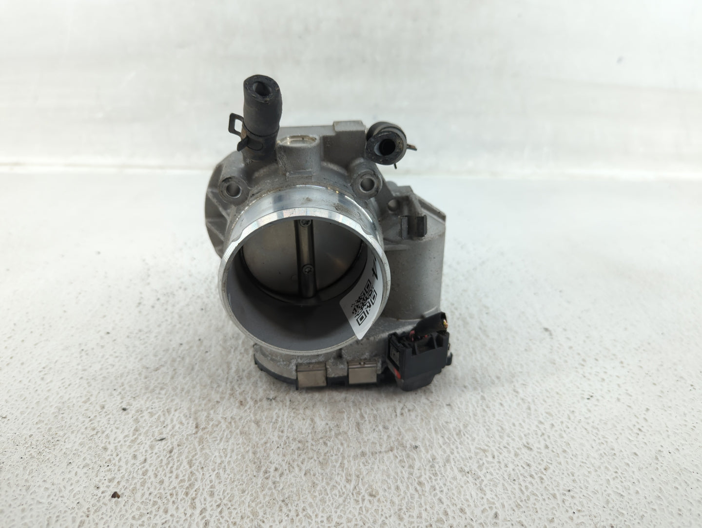 2011-2014 Hyundai Sonata Throttle Body P/N:35100-2G700 Fits Fits 2011 2012 2013 2014 2015 2016 OEM Used Auto Parts - Oemused