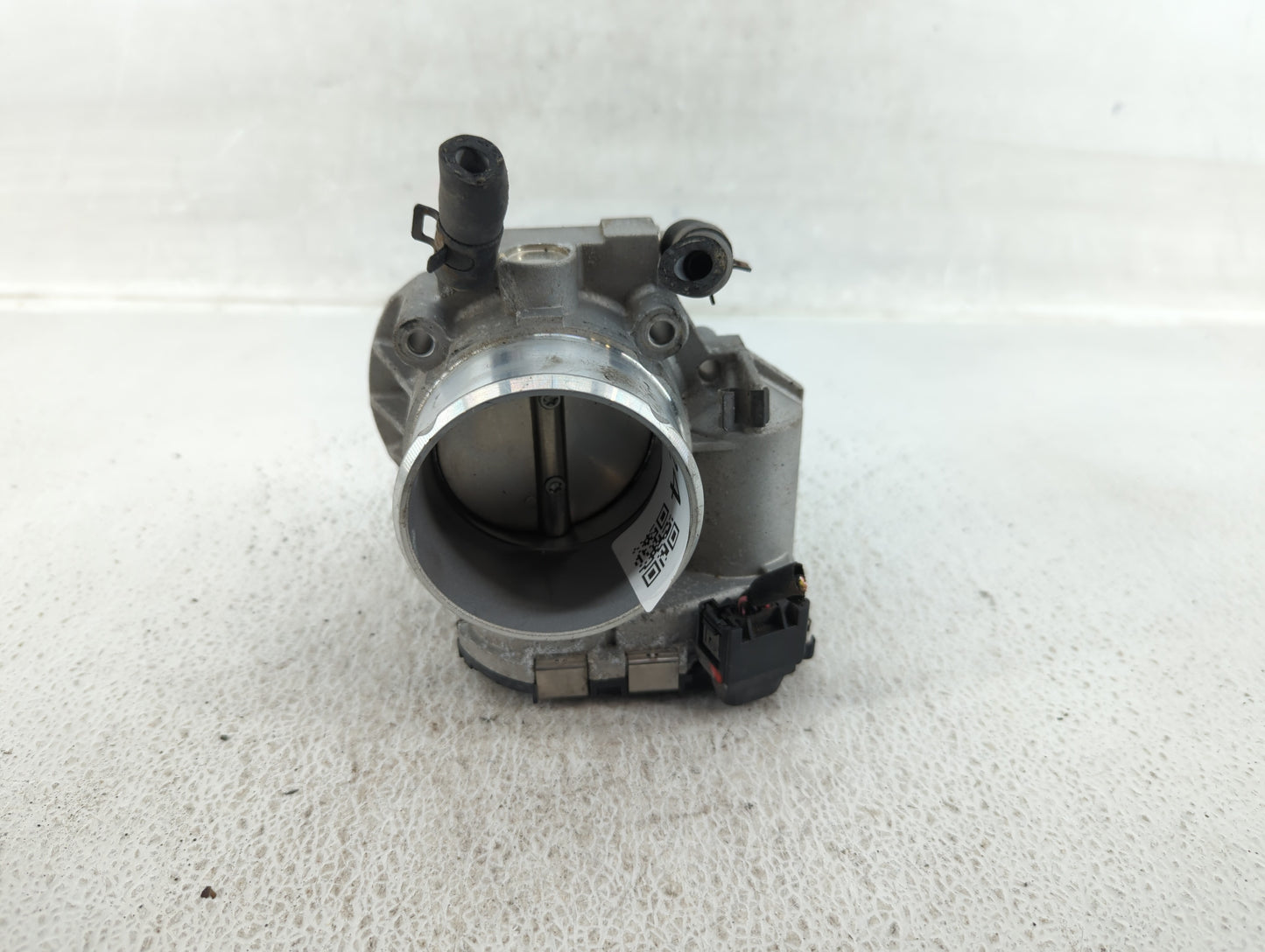 2011-2014 Hyundai Sonata Throttle Body P/N:35100-2G700 Fits Fits 2011 2012 2013 2014 2015 2016 OEM Used Auto Parts - Oemused