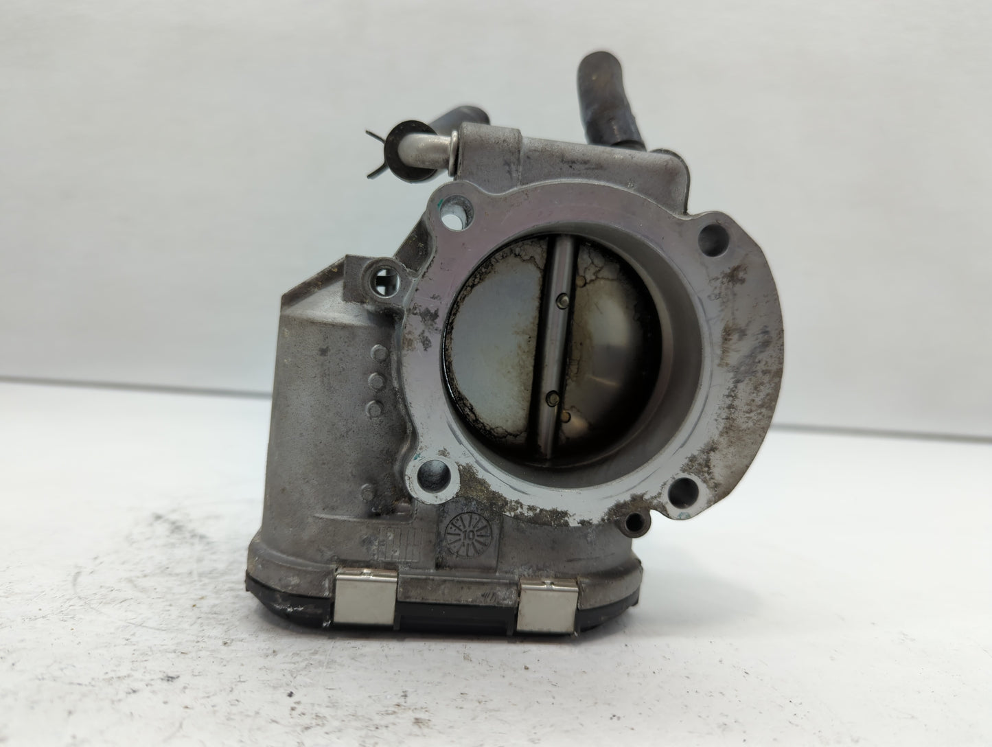 2011-2014 Hyundai Sonata Throttle Body P/N:35100-2G700 Fits Fits 2011 2012 2013 2014 2015 2016 OEM Used Auto Parts - Oemused