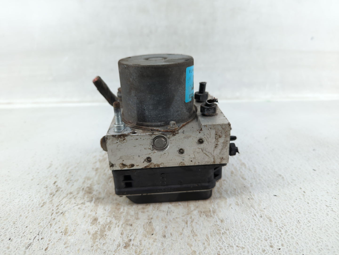 2011-2013 Hyundai Sonata ABS Pump Control Module Replacement P/N:58920-3Q400 58920-3Q500 Fits Fits 2011 2012 2013 OEM Used A