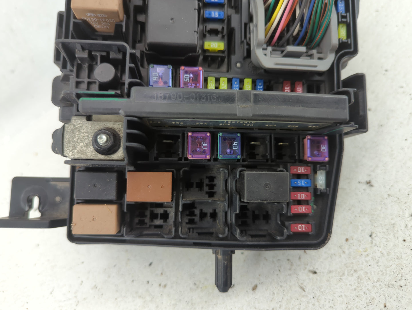 2011-2014 Hyundai Sonata Fusebox Fuse Box Panel Relay Module P/N:91950-3S711 Fits Fits 2011 2012 2013 2014 OEM Used Auto Par